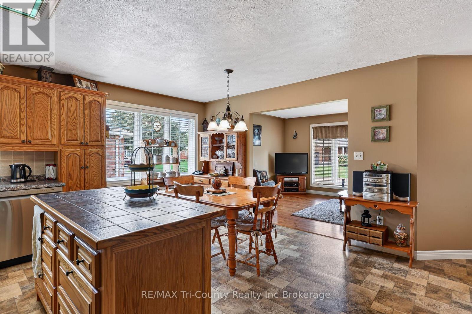 22 St Michael's Street, Norfolk (Delhi), Ontario  N4B 3C8 - Photo 11 - X13774282