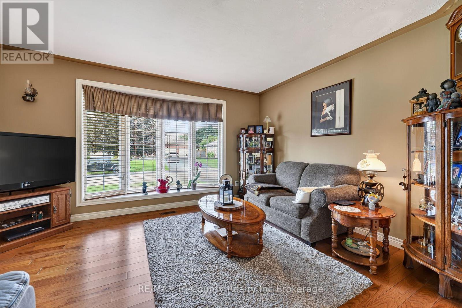 22 St Michael's Street, Norfolk (Delhi), Ontario  N4B 3C8 - Photo 5 - X13774282