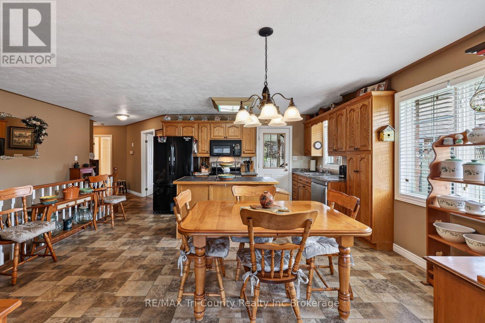 22 St Michael's Street, Norfolk (Delhi), Ontario  N4B 3C8 - Photo 7 - X13774282