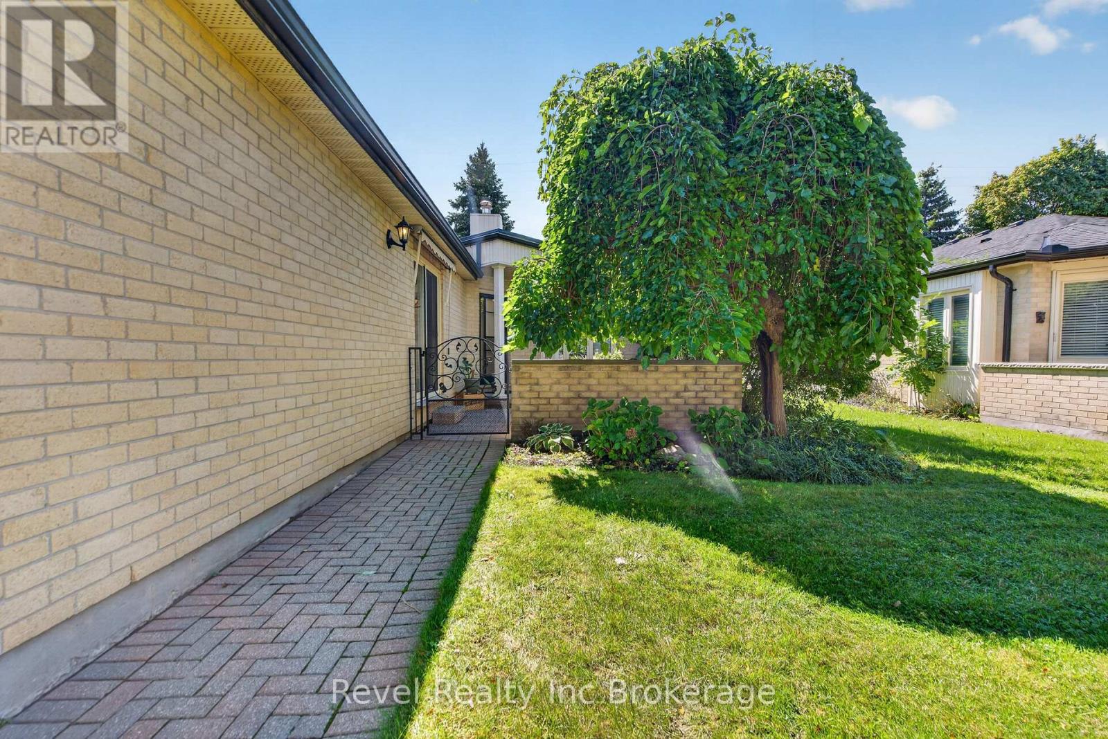 16 - 163 Pine Valley Drive, London South (South N), Ontario  N6J 4R1 - Photo 3 - X13774320