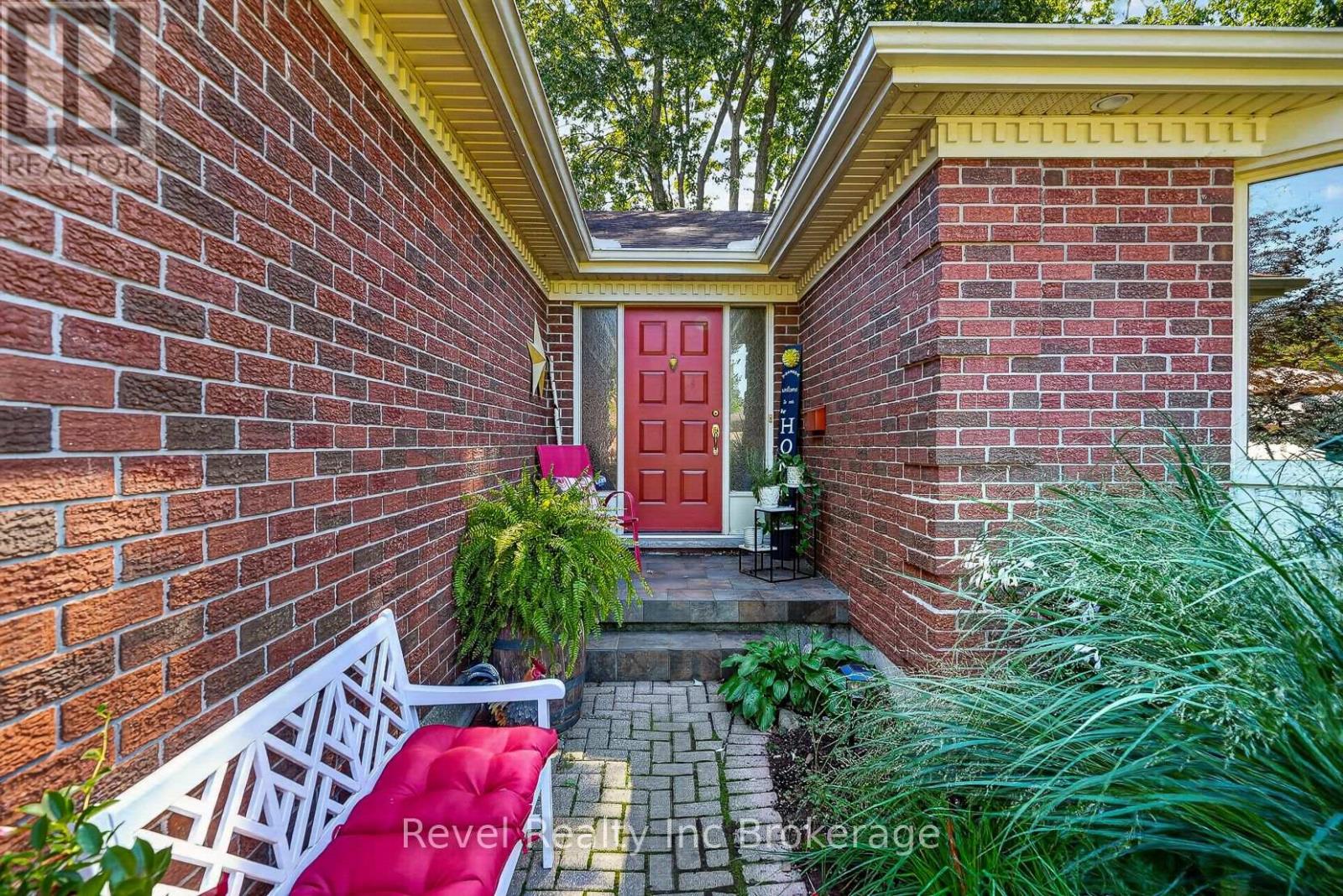 830 Berkshire Drive, Woodstock (Woodstock - North), Ontario  N4S 8R5 - Photo 6 - X13780092