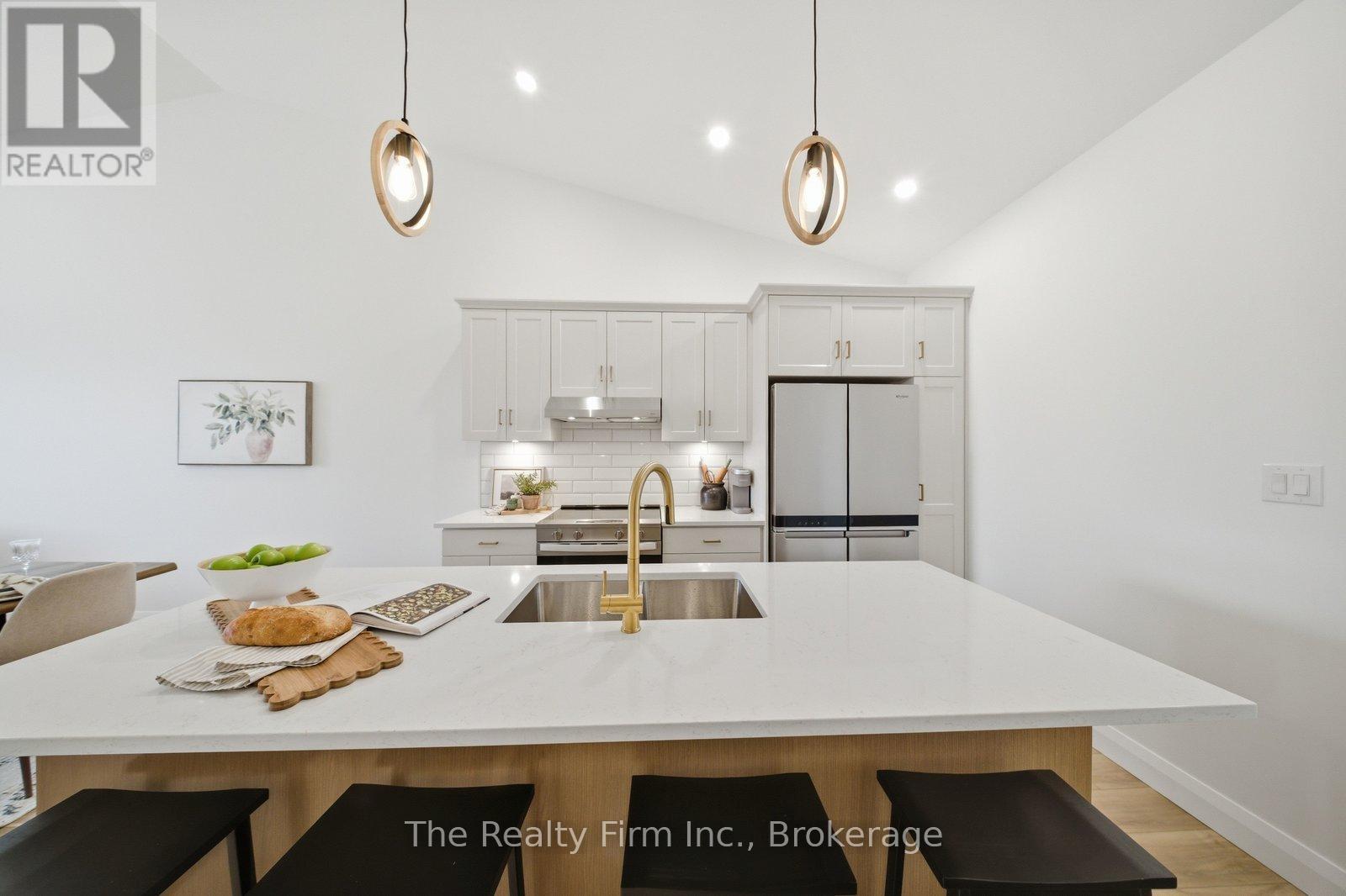 483 Gillespie Street, Woodstock (Woodstock - South), Ontario  N4S 7V6 - Photo 6 - X13782126