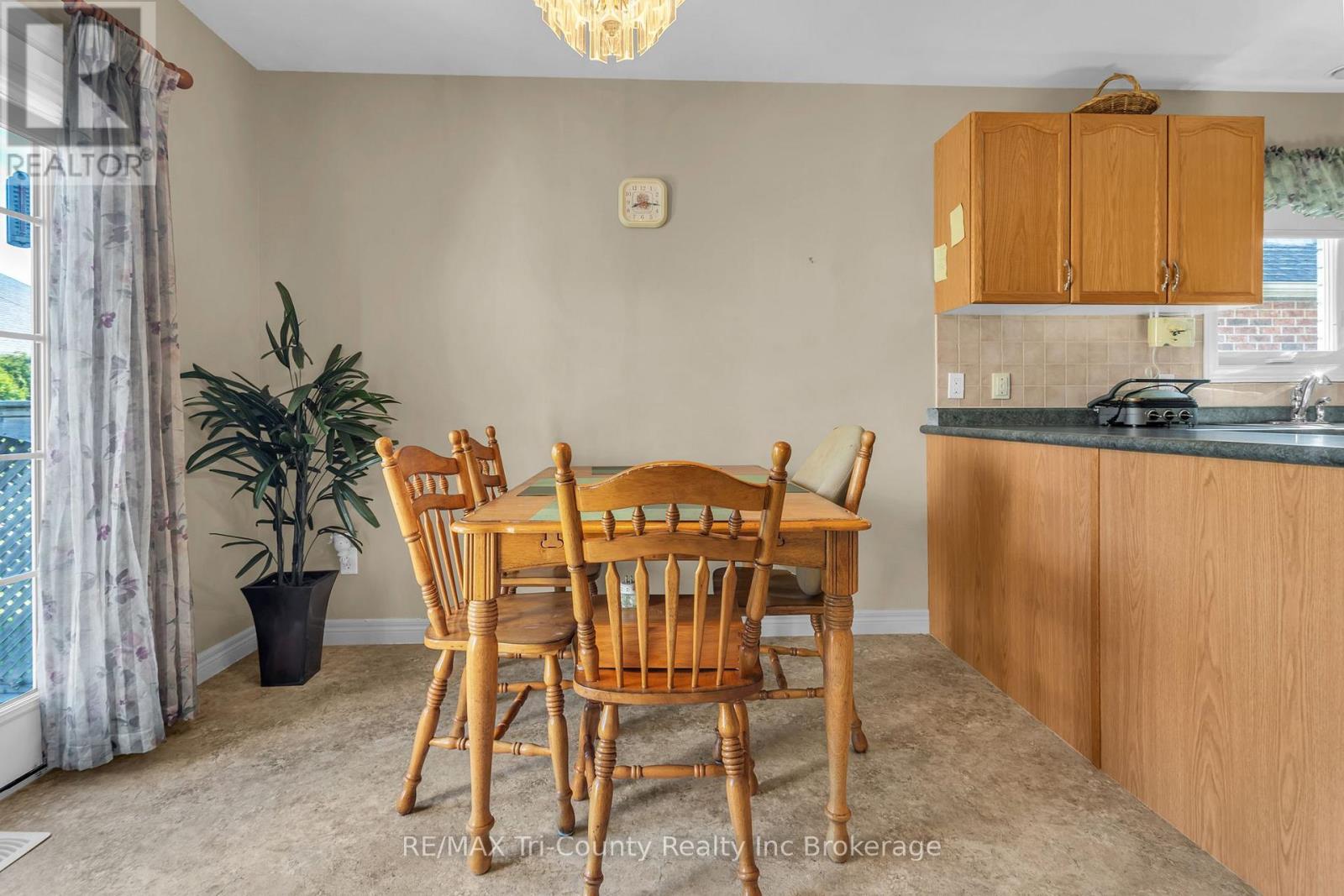 210 Baldwin Street, Tillsonburg, Ontario  N4G 5W3 - Photo 11 - X13790988