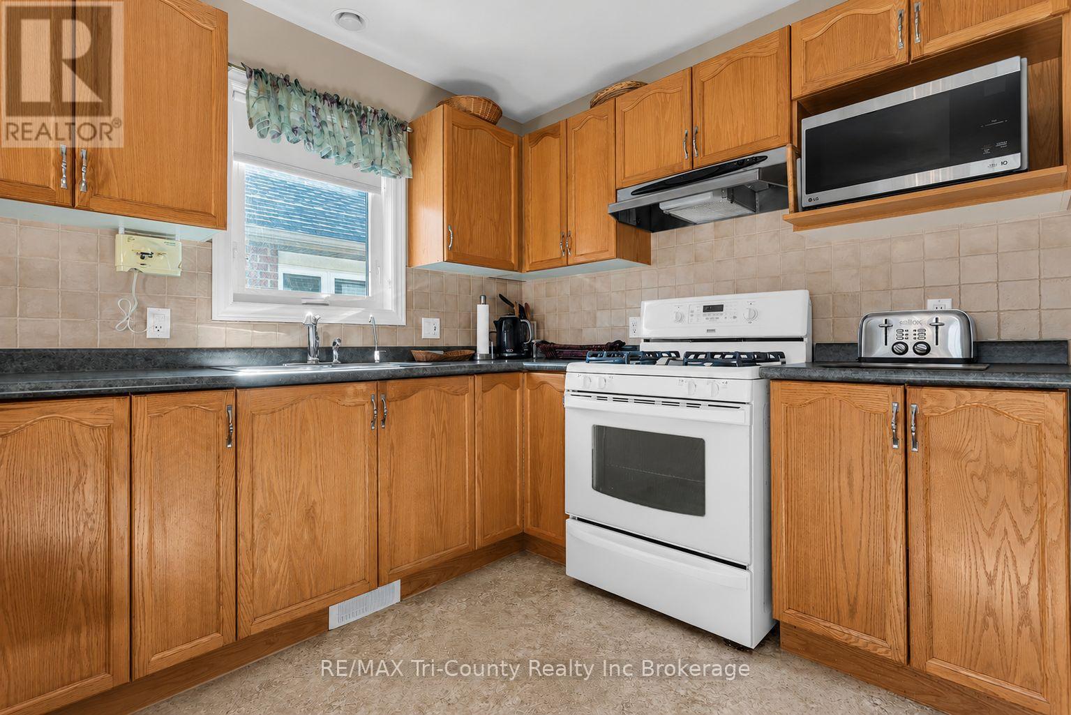 210 Baldwin Street, Tillsonburg, Ontario  N4G 5W3 - Photo 9 - X13790988