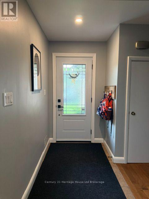 31 Parkwood Drive, Tillsonburg, Ontario  N4G 2B7 - Photo 3 - X13791276
