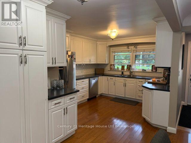 31 Parkwood Drive, Tillsonburg, Ontario  N4G 2B7 - Photo 8 - X13791276