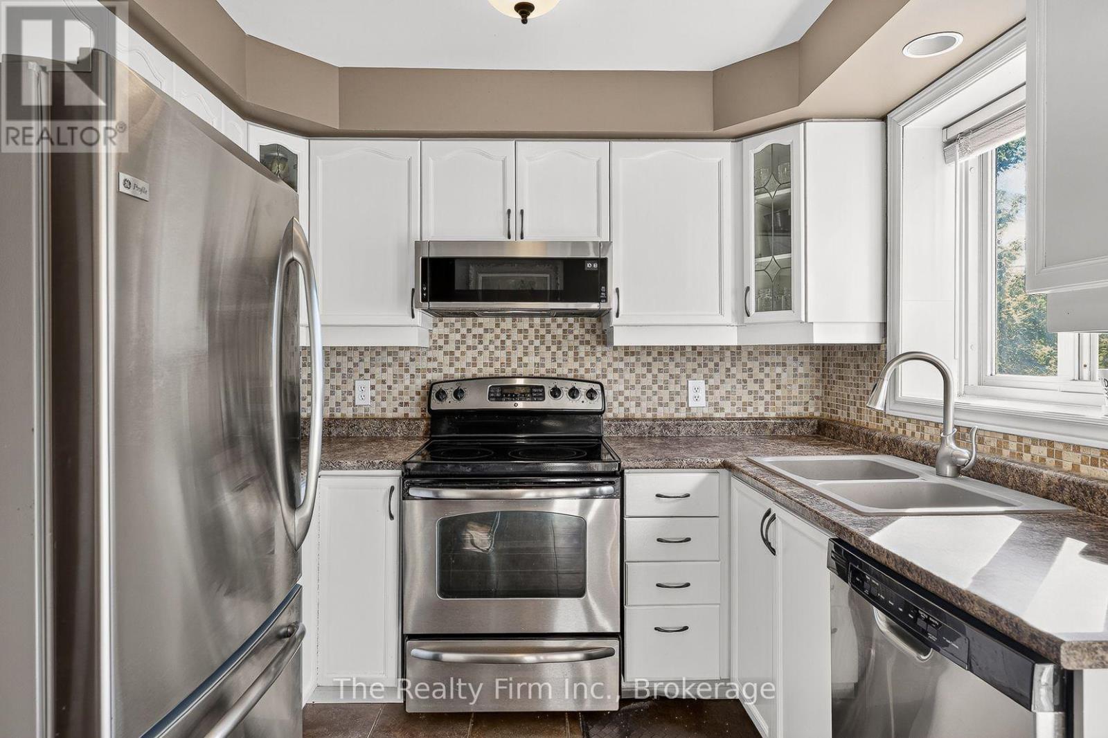 35 Beech Boulevard, Tillsonburg, Ontario  N4G 5R8 - Photo 9 - X13809826