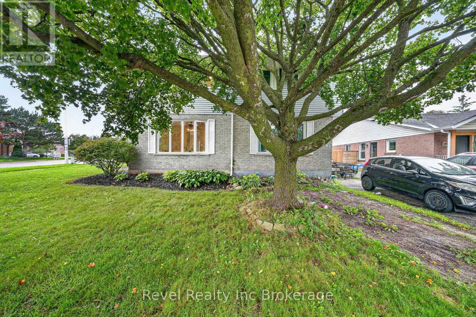 995 Cree Avenue, Woodstock (Woodstock - North), Ontario  N4T 1E7 - Photo 3 - X13812076