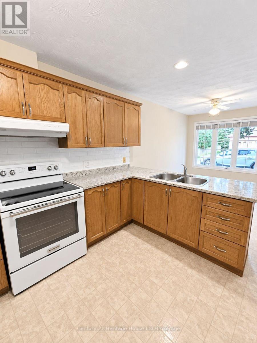 28 - 928 Lorene Street, Woodstock (Woodstock - North), Ontario  N4S 5N8 - Photo 9 - X13812982