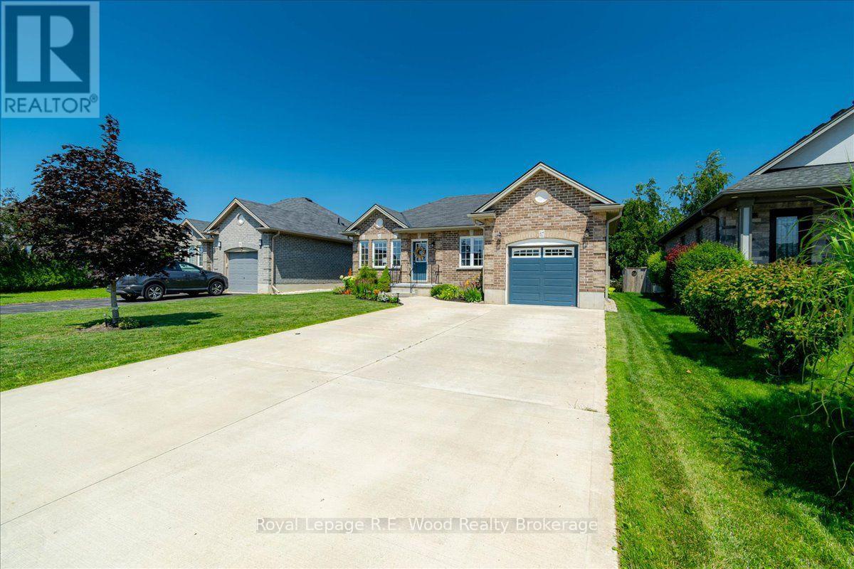 87 Irving Drive, Norwich (Norwich Town), Ontario  N0J 1P0 - Photo 2 - X13814960