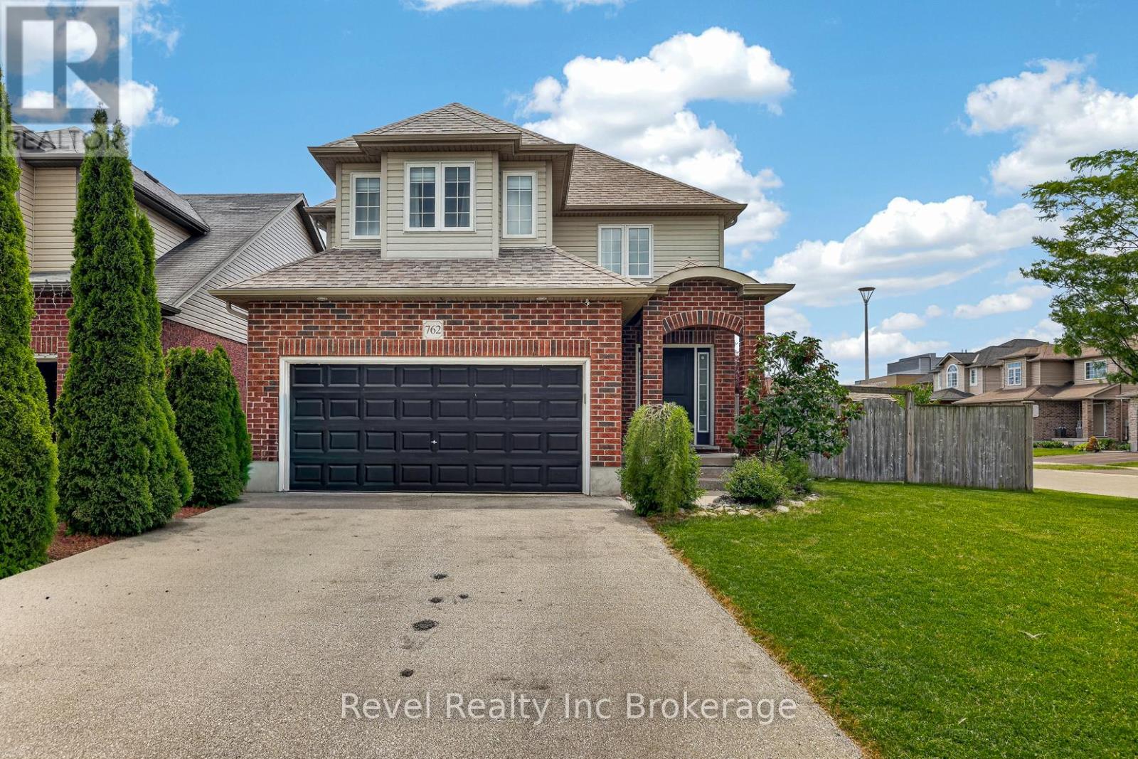 762 Frontenac Crescent, Woodstock (Woodstock - South), Ontario  N4V 0B1 - Photo 2 - X13815432