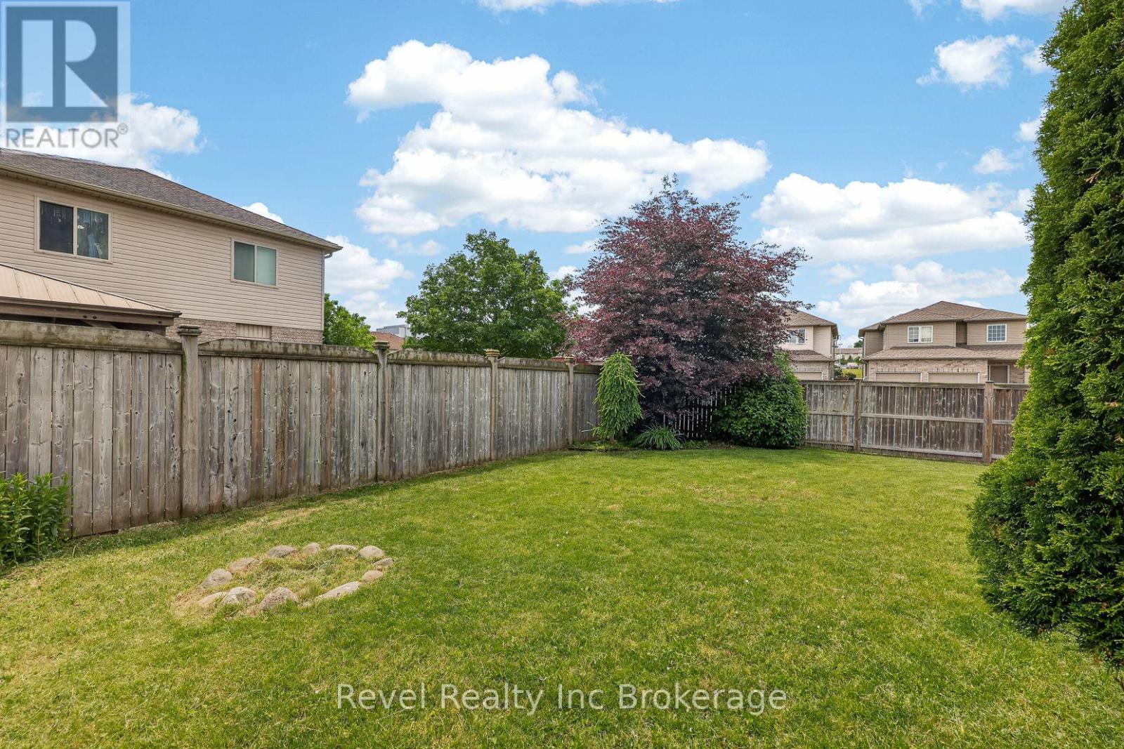 762 Frontenac Crescent, Woodstock (Woodstock - South), Ontario  N4V 0B1 - Photo 36 - X13815432