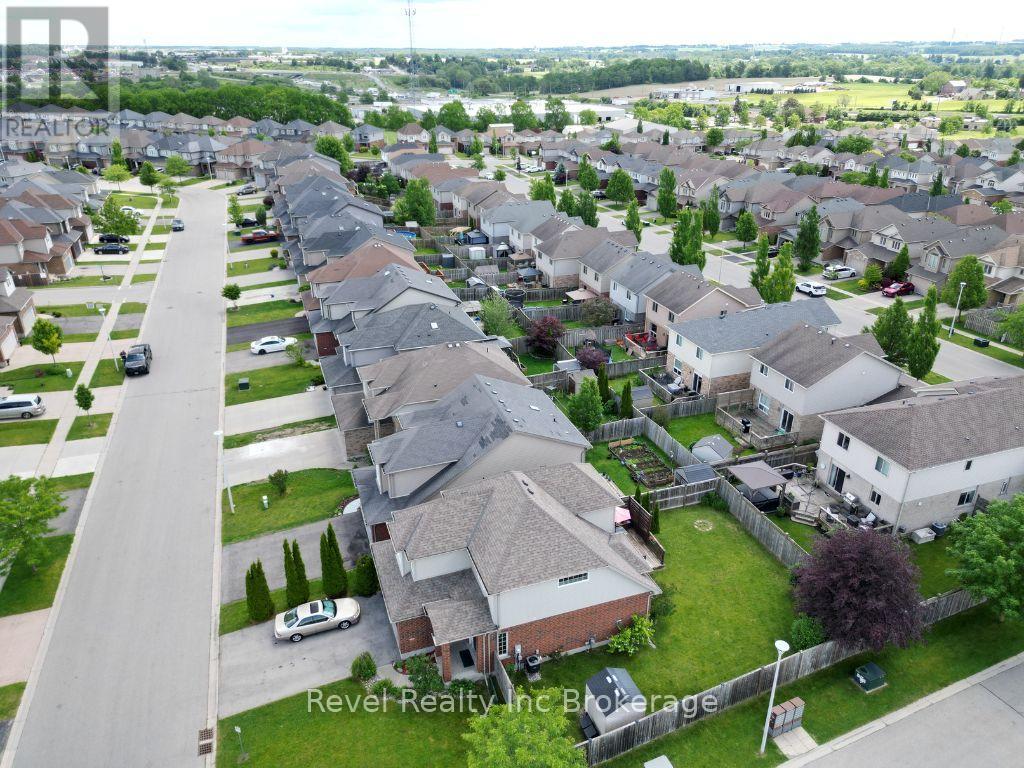762 Frontenac Crescent, Woodstock (Woodstock - South), Ontario  N4V 0B1 - Photo 39 - X13815432