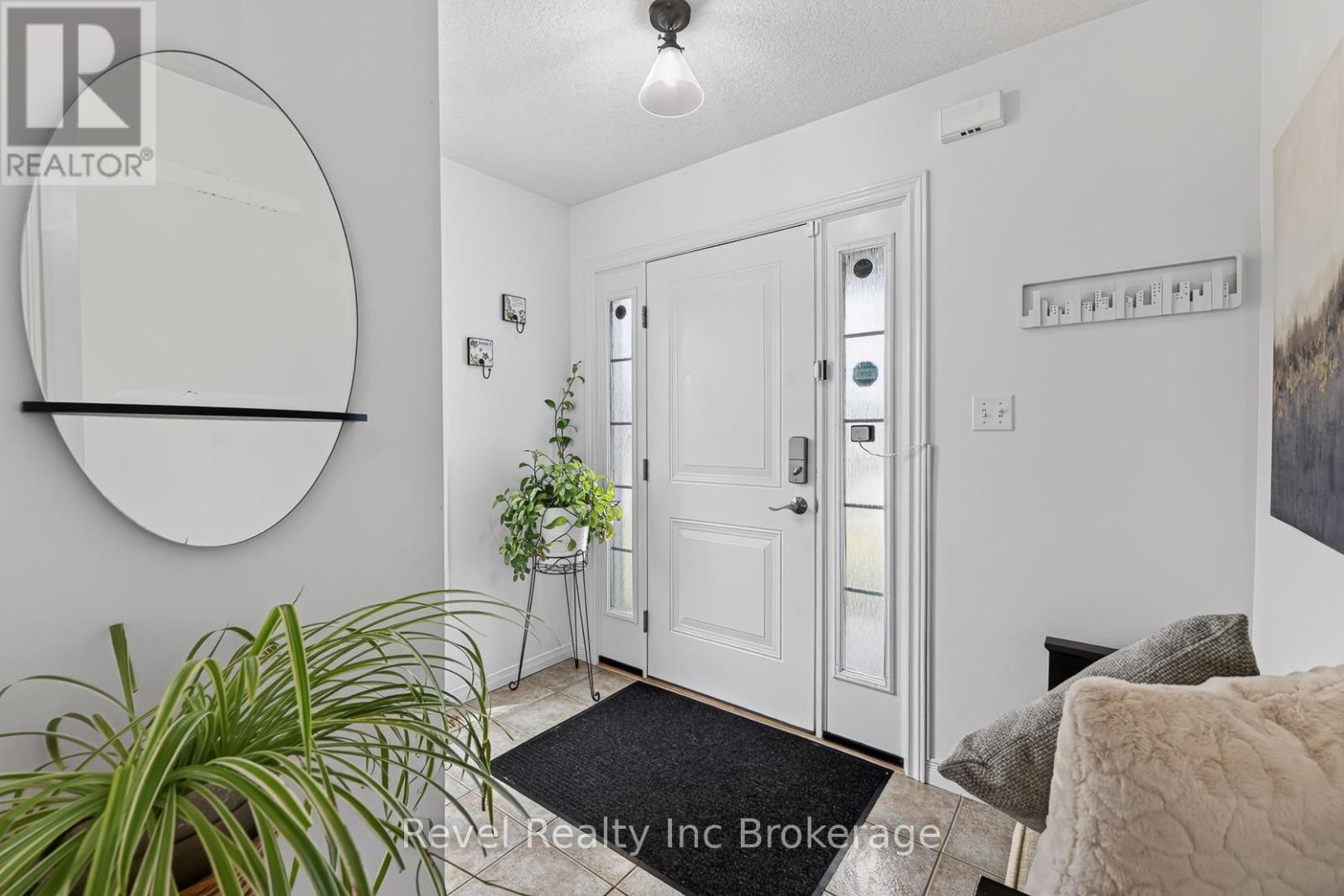 762 Frontenac Crescent, Woodstock (Woodstock - South), Ontario  N4V 0B1 - Photo 6 - X13815432