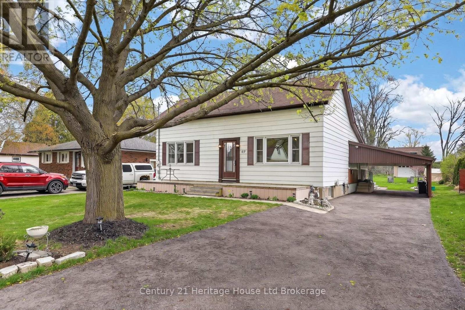 69 Bee Street, Woodstock (Woodstock - South), Ontario  N4S 3Z2 - Photo 2 - X13815558