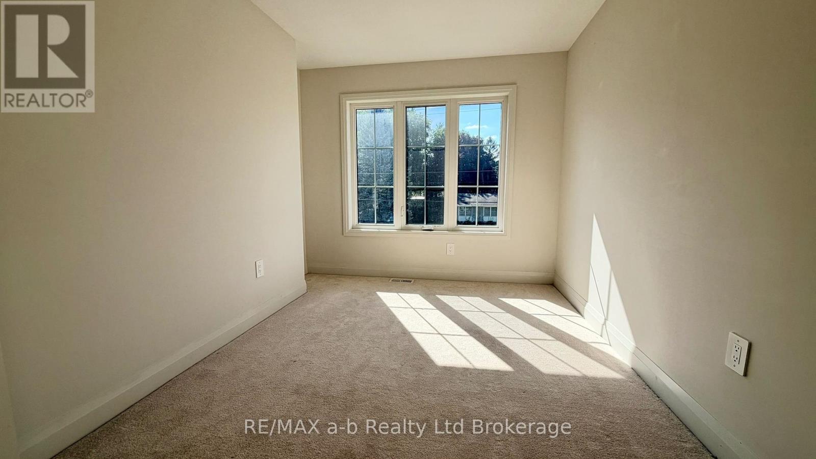 210 Middleton Street, Zorra (Thamesford), Ontario  N0M 2N0 - Photo 11 - X13816074