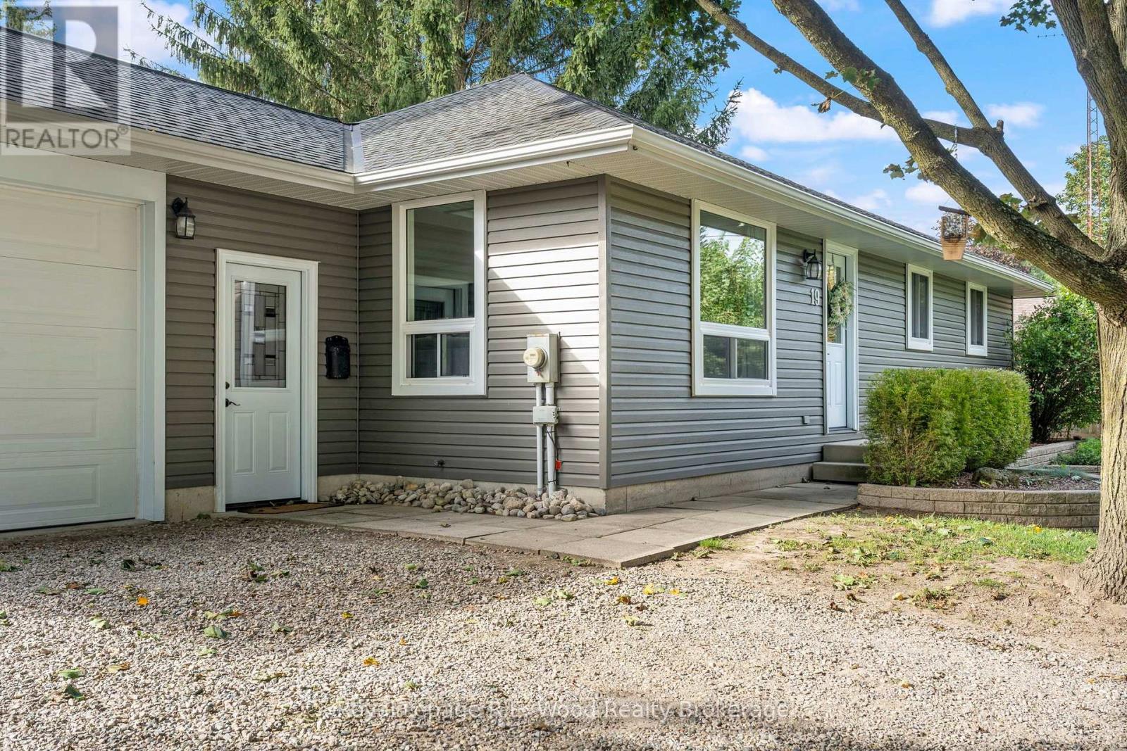 19 Queen Street E, Norwich (Otterville), Ontario  N0J 1R0 - Photo 3 - X13819676