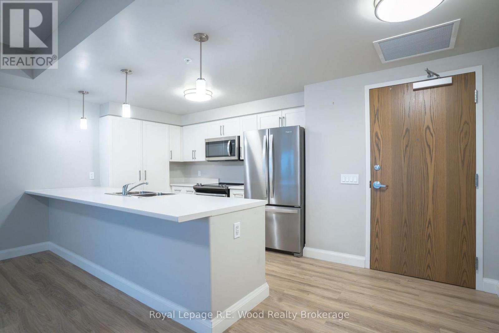 202 - 8 Centre Street, Norwich (Norwich Town), Ontario  N0J 1P0 - Photo 3 - X13820172