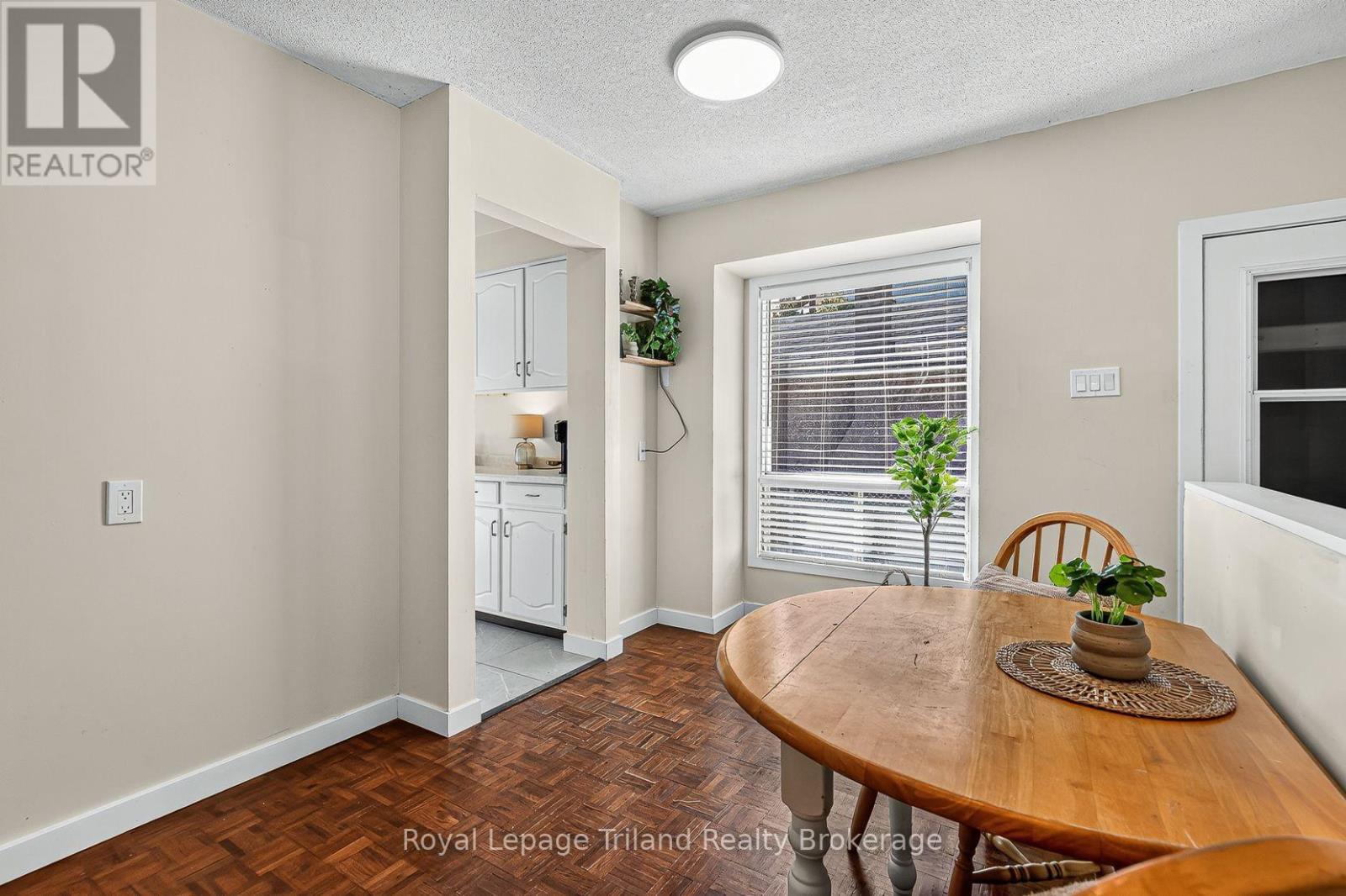 43 Dundee Court, London South (South G), Ontario  N6C 5E4 - Photo 12 - X13831286