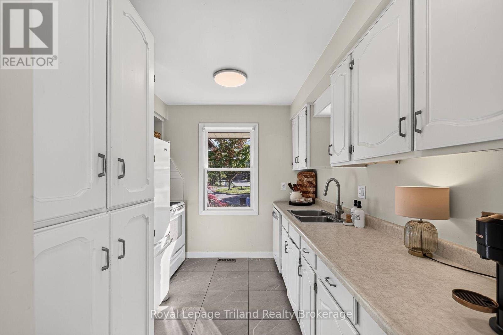 43 Dundee Court, London South (South G), Ontario  N6C 5E4 - Photo 14 - X13831286