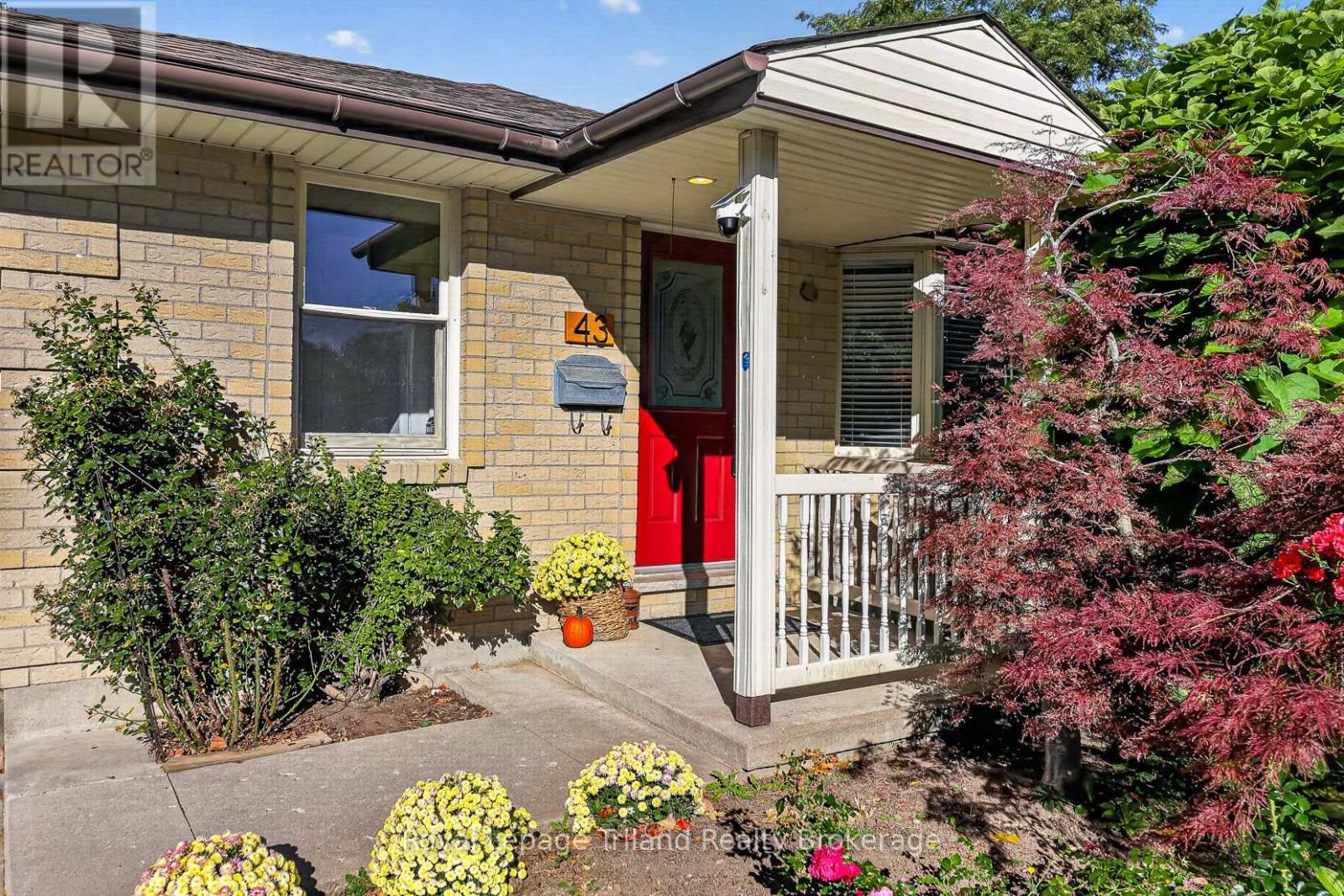 43 Dundee Court, London South (South G), Ontario  N6C 5E4 - Photo 5 - X13831286