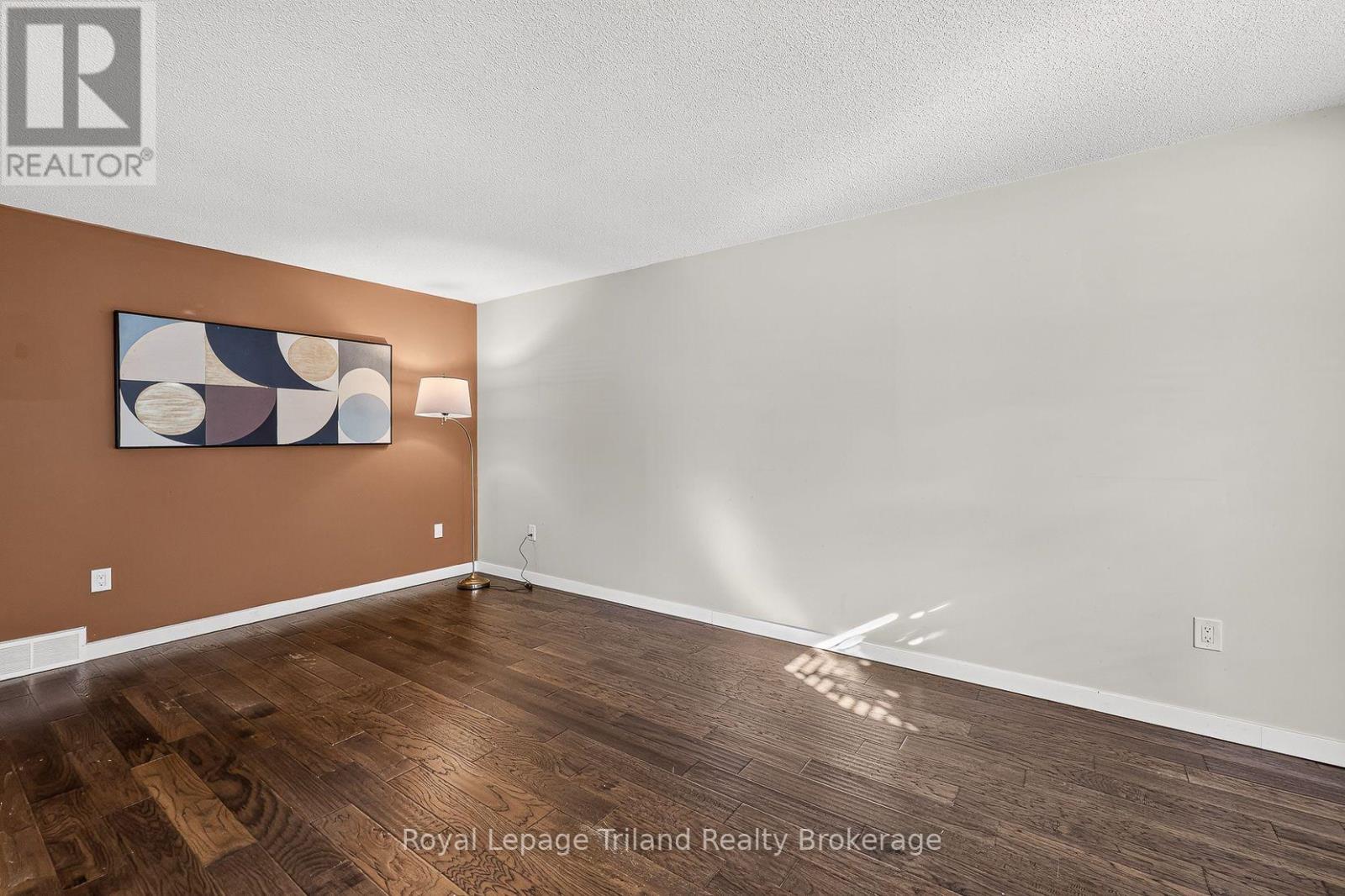 43 Dundee Court, London South (South G), Ontario  N6C 5E4 - Photo 7 - X13831286