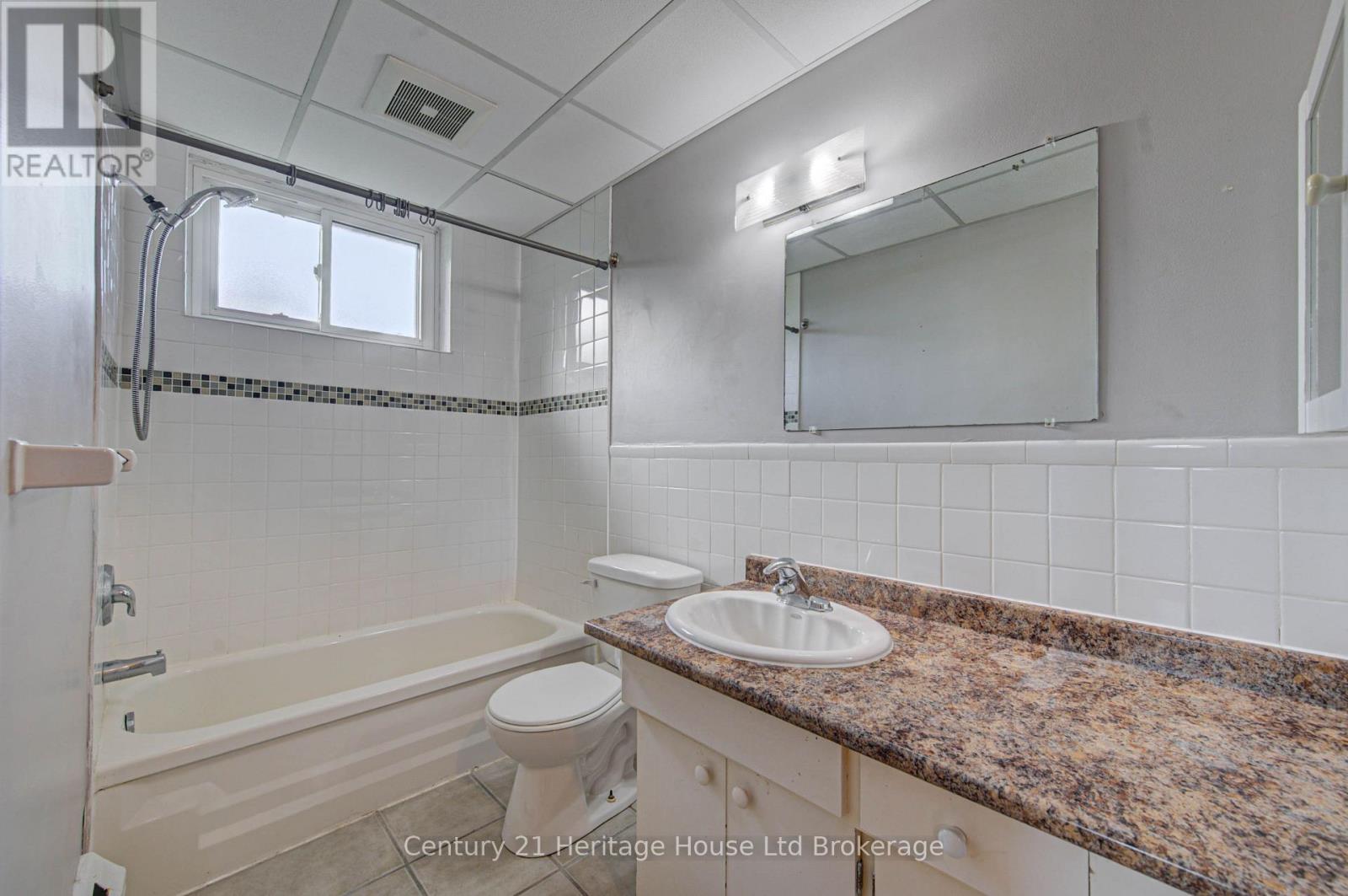 401 - 770 Hughson Street, Woodstock (Woodstock - North), Ontario  N4S 4P5 - Photo 12 - X13832388