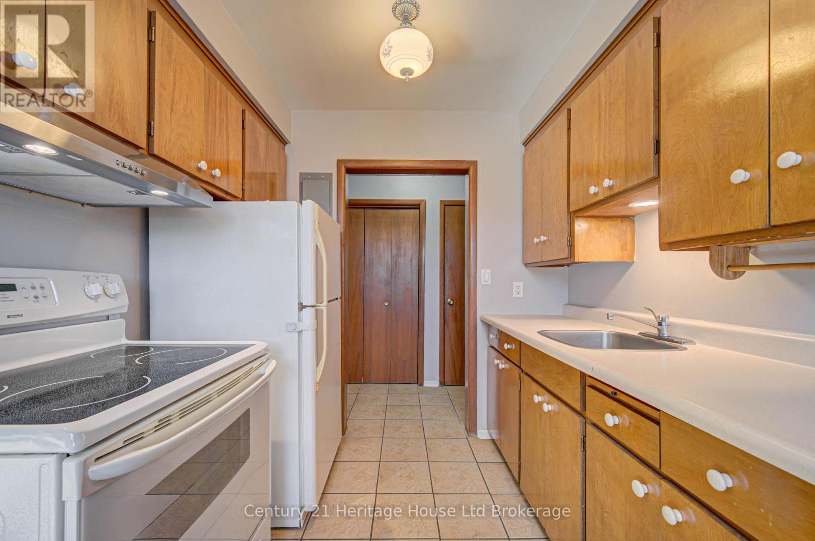 401 - 770 Hughson Street, Woodstock (Woodstock - North), Ontario  N4S 4P5 - Photo 6 - X13832388