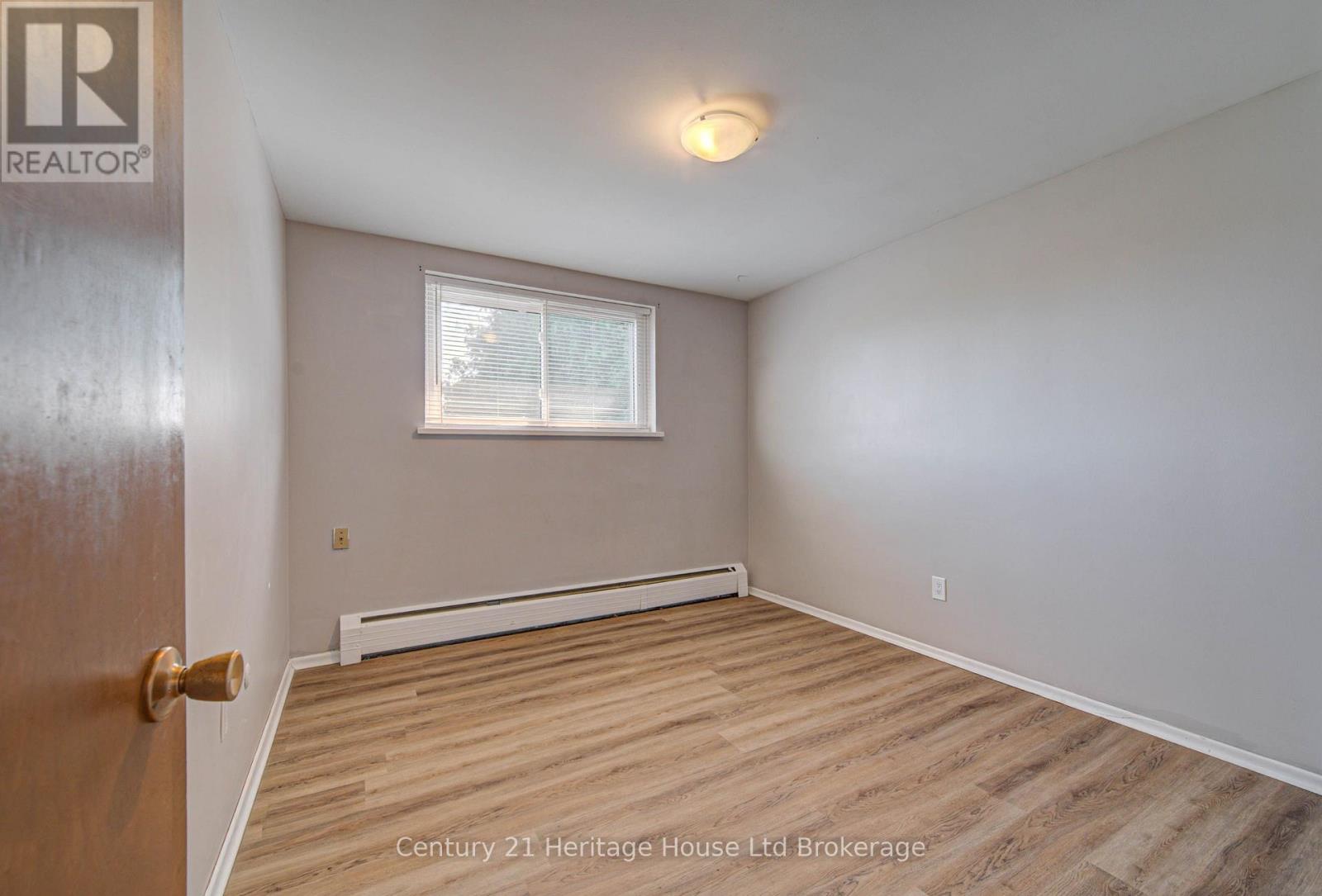 401 - 770 Hughson Street, Woodstock (Woodstock - North), Ontario  N4S 4P5 - Photo 8 - X13832388