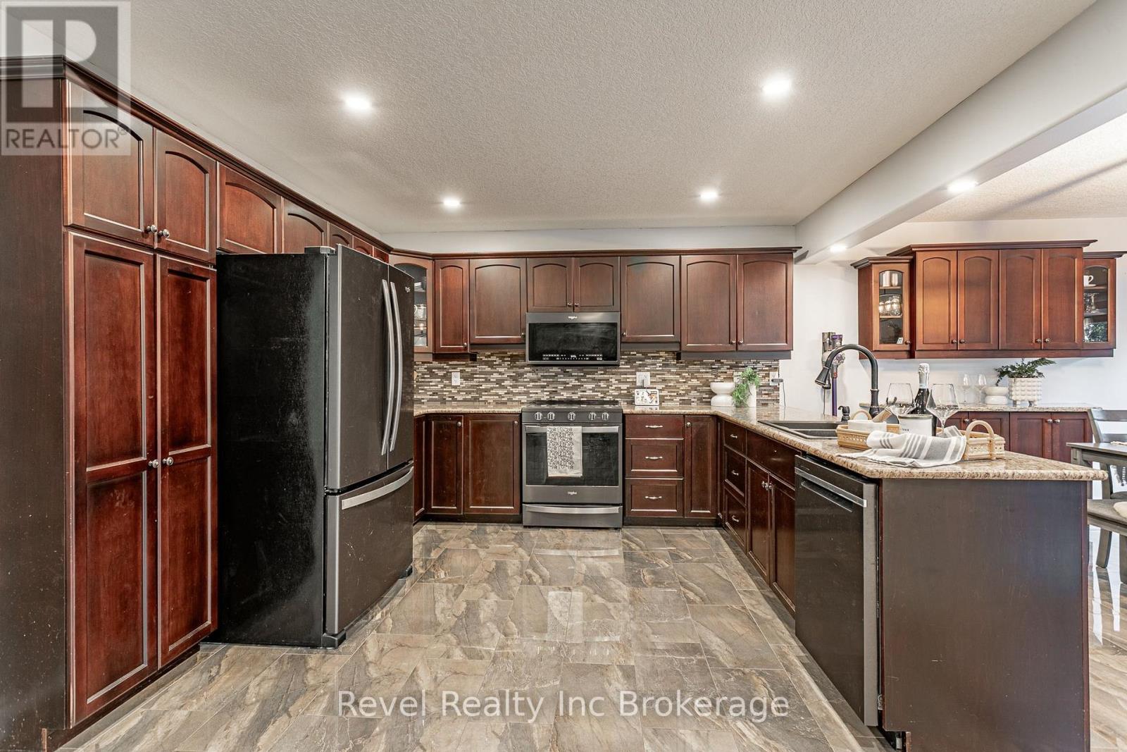 53 Applewood Street, Blandford-Blenheim (Plattsville), Ontario  N0J 1S0 - Photo 9 - X13833616