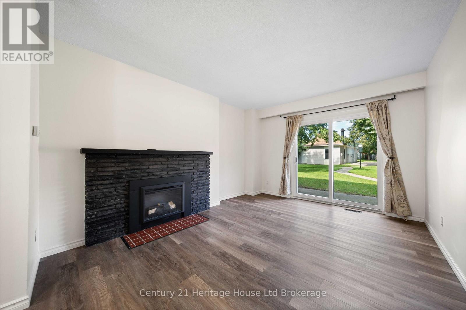 130 - 1090 Kipps Lane, London East (East A), Ontario  N5Y 1V4 - Photo 8 - X13835276
