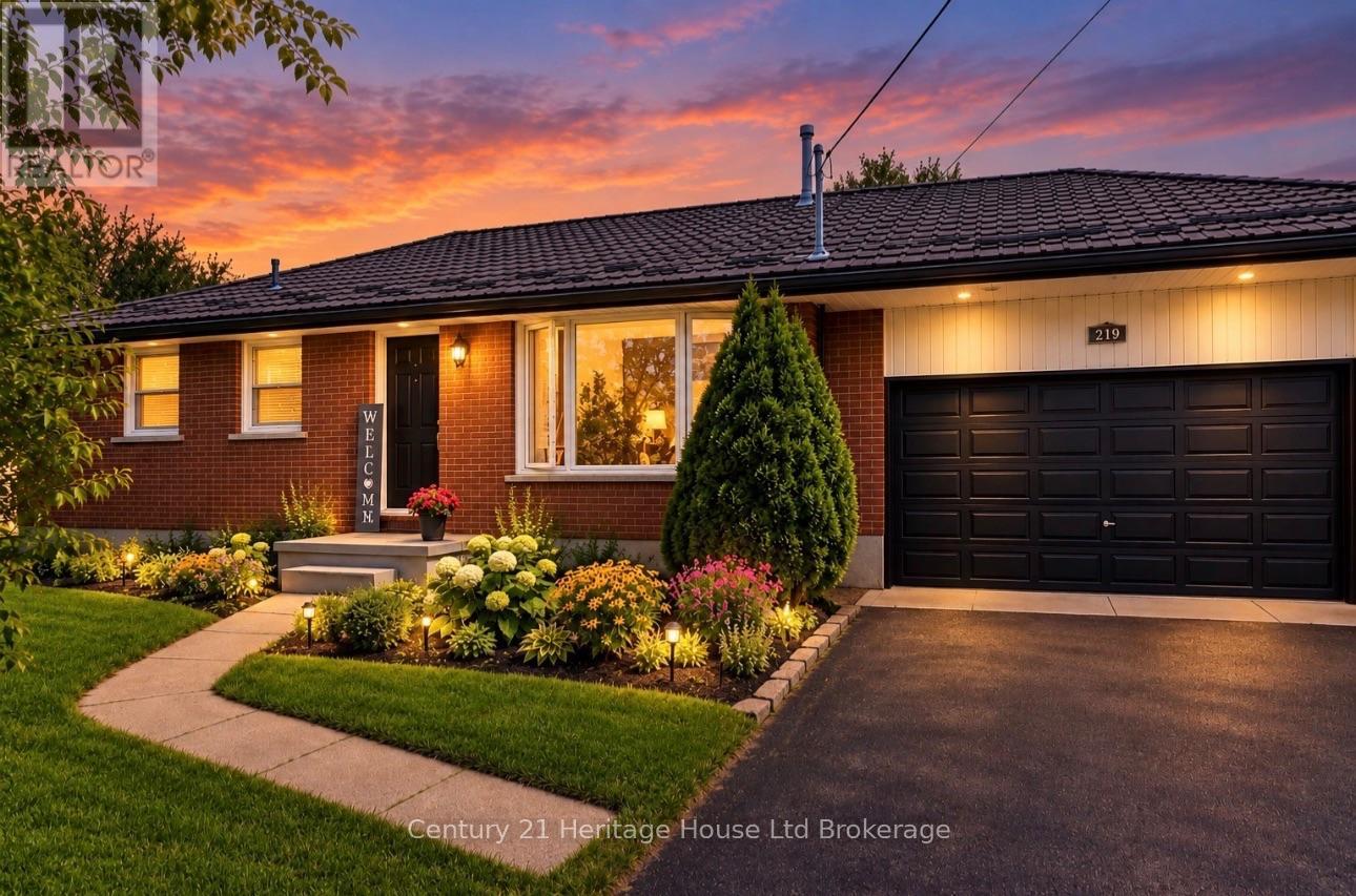 219 Brock Street, Zorra (Thamesford), Ontario  N0M 2M0 - Photo 2 - X13840772
