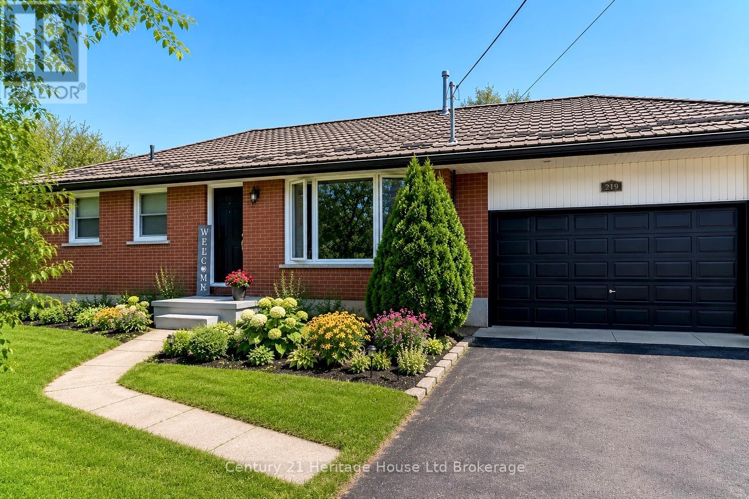 219 Brock Street, Zorra (Thamesford), Ontario  N0M 2M0 - Photo 3 - X13840772