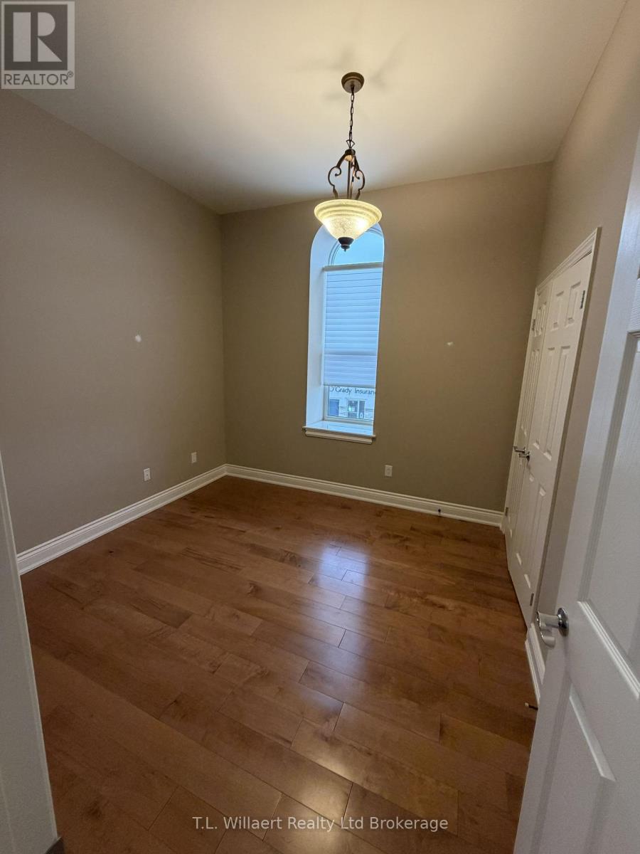202 - 17 Brock Street W, Tillsonburg, Ontario  N4G 2A3 - Photo 3 - X13840870