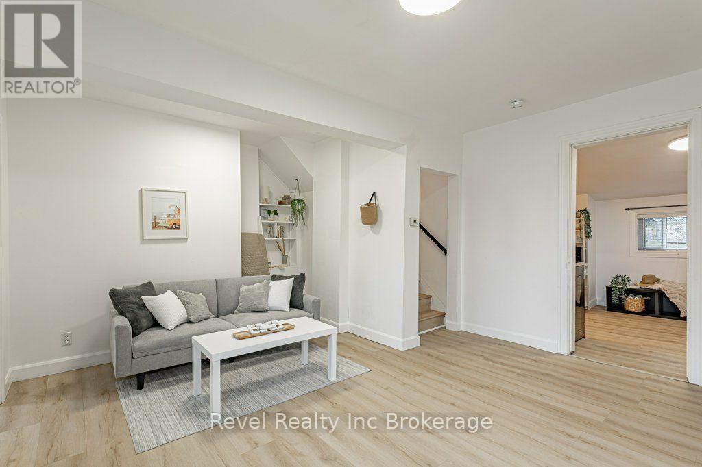 17 Dover Street, Woodstock (Woodstock - South), Ontario  N4S 3L7 - Photo 6 - X13842144