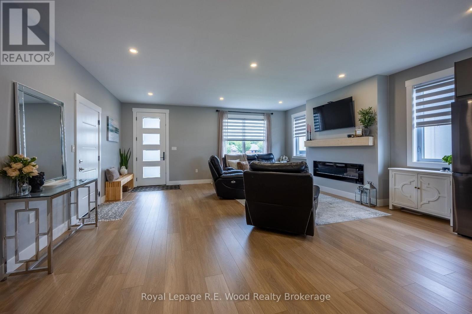 7 Sycamore Drive, Tillsonburg, Ontario  N4G 5S3 - Photo 3 - X13842914