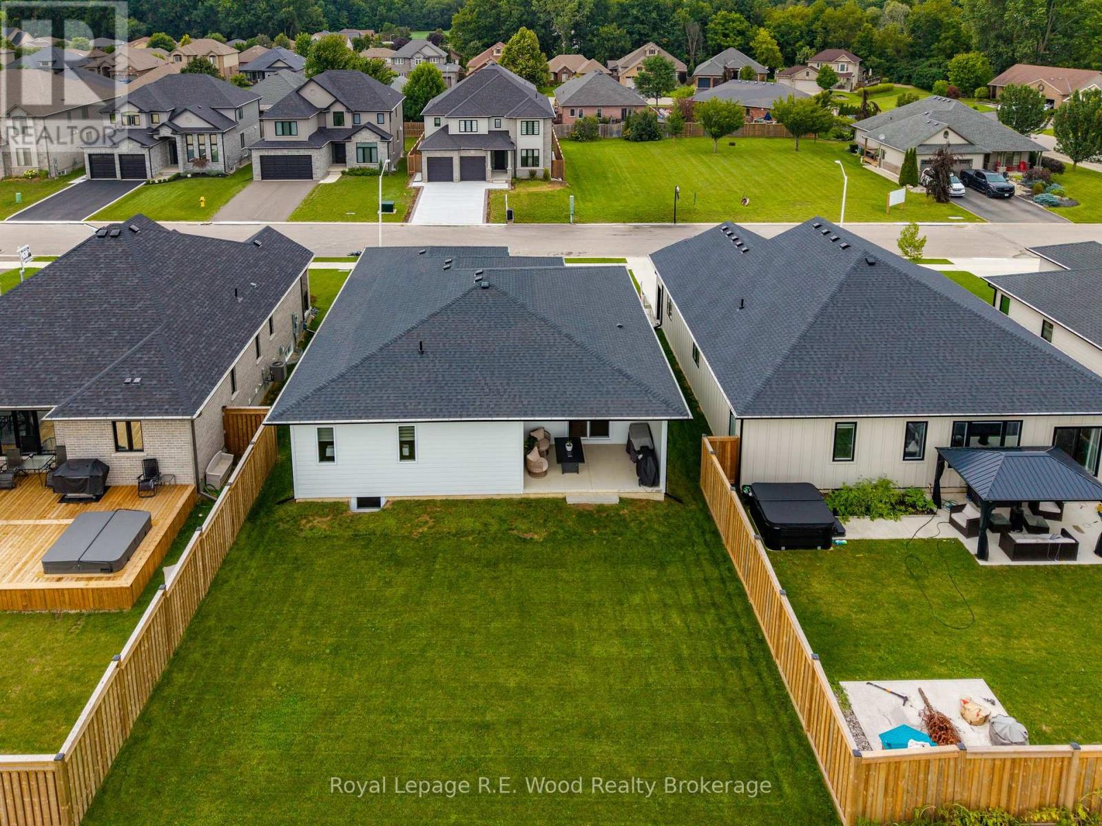 7 Sycamore Drive, Tillsonburg, Ontario  N4G 5S3 - Photo 36 - X13842914