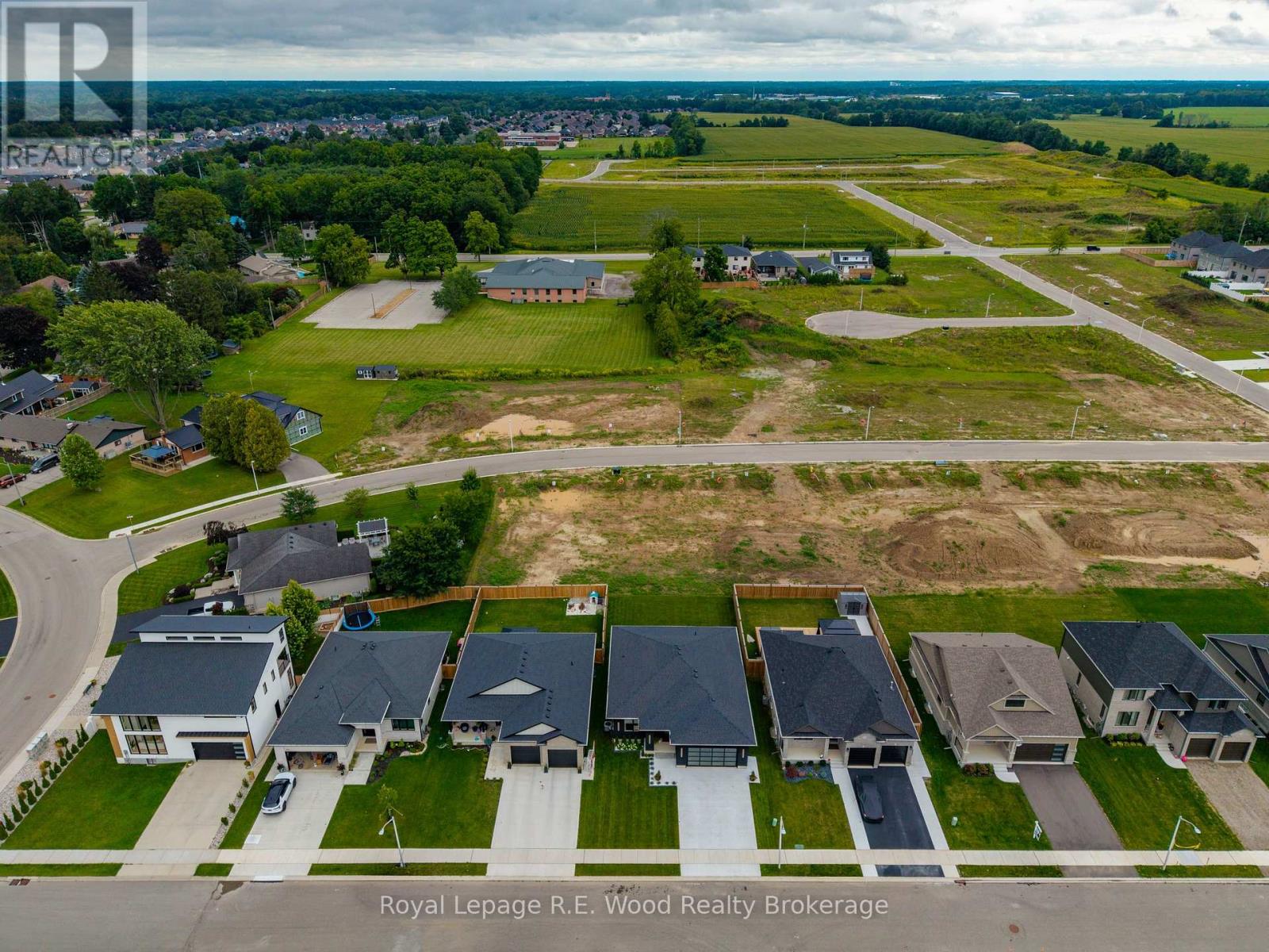 7 Sycamore Drive, Tillsonburg, Ontario  N4G 5S3 - Photo 38 - X13842914