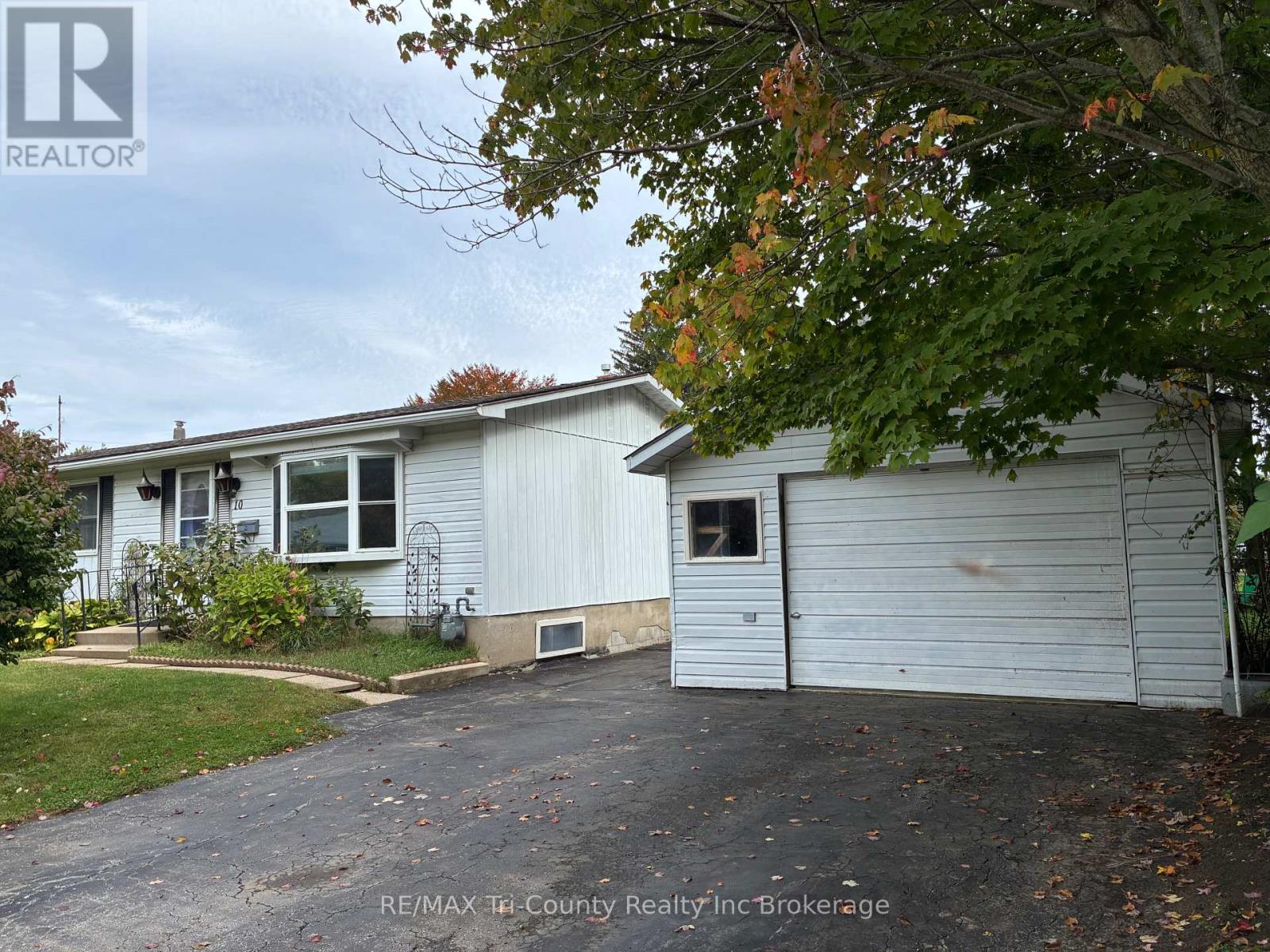 10 Elizabeth Street, Bayham (Port Burwell), Ontario  N0J 1T0 - Photo 3 - X13857436