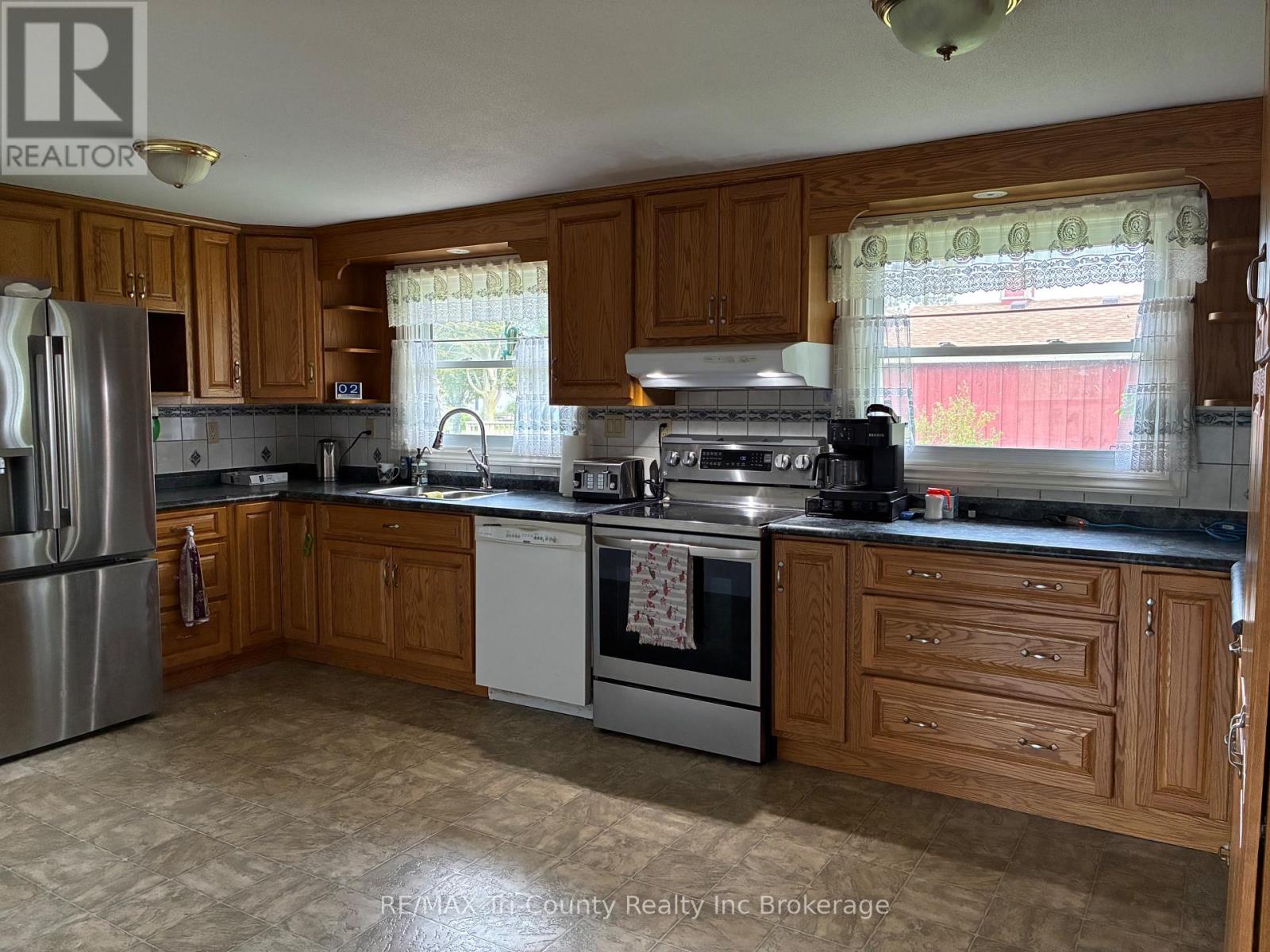10 Elizabeth Street, Bayham (Port Burwell), Ontario  N0J 1T0 - Photo 6 - X13857436