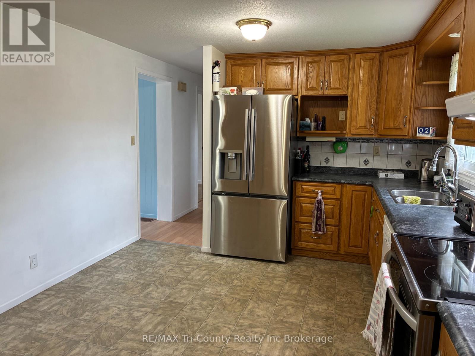 10 Elizabeth Street, Bayham (Port Burwell), Ontario  N0J 1T0 - Photo 8 - X13857436
