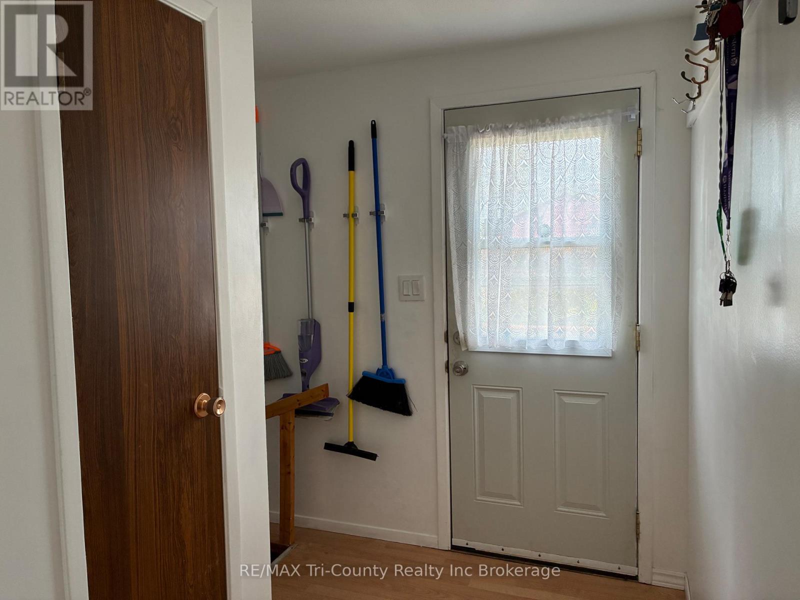 10 Elizabeth Street, Bayham (Port Burwell), Ontario  N0J 1T0 - Photo 9 - X13857436