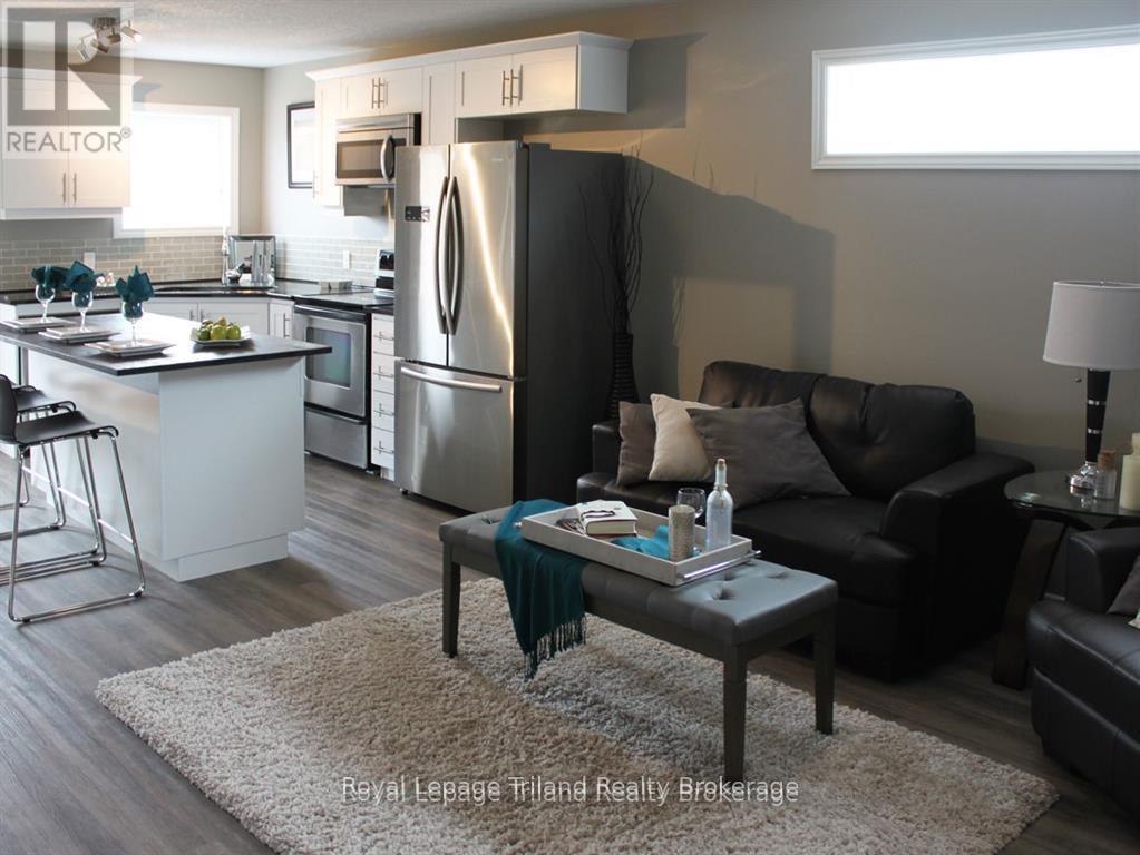 1 - 673 Adelaide Street, Woodstock (Woodstock - North), Ontario  N4S 4C2 - Photo 3 - X13857934