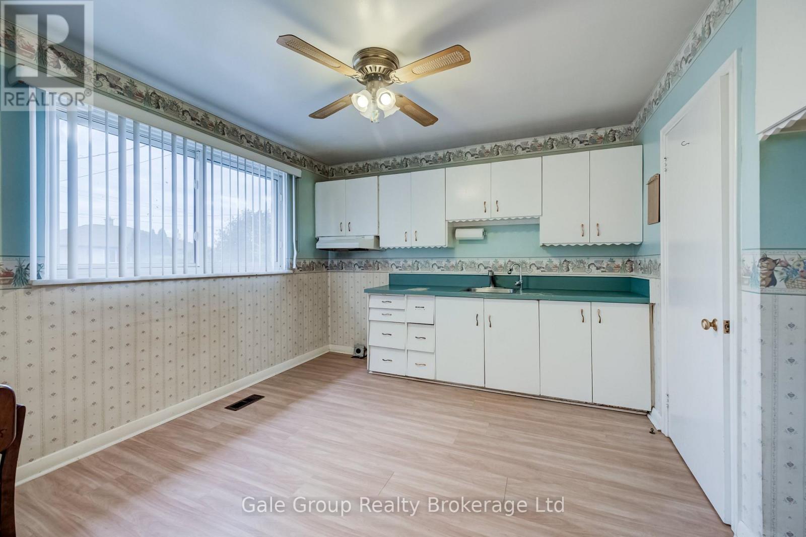 6 Langstone Crescent, Halton Hills (Georgetown), Ontario  L7G 4N3 - Photo 6 - W13859504