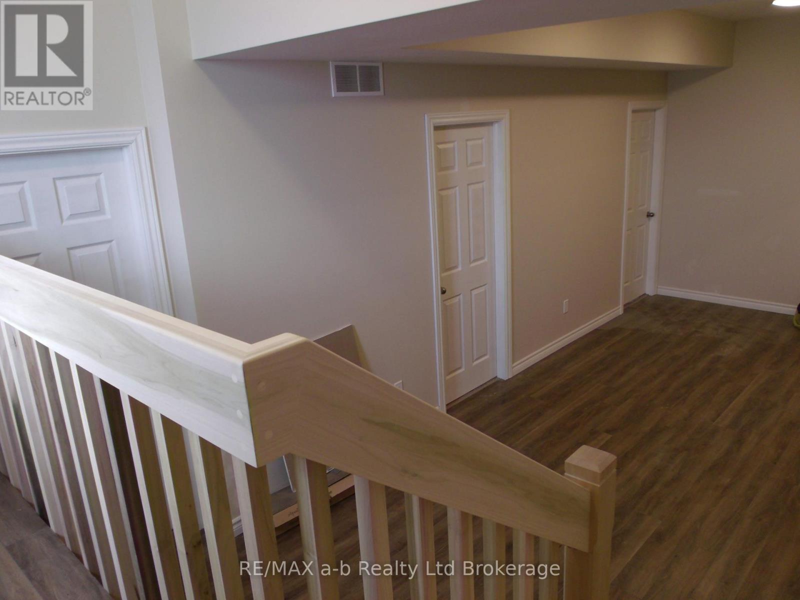 5 - 350 Dundas Street, Woodstock (Woodstock - North), Ontario  N4S 1B4 - Photo 2 - X13860130