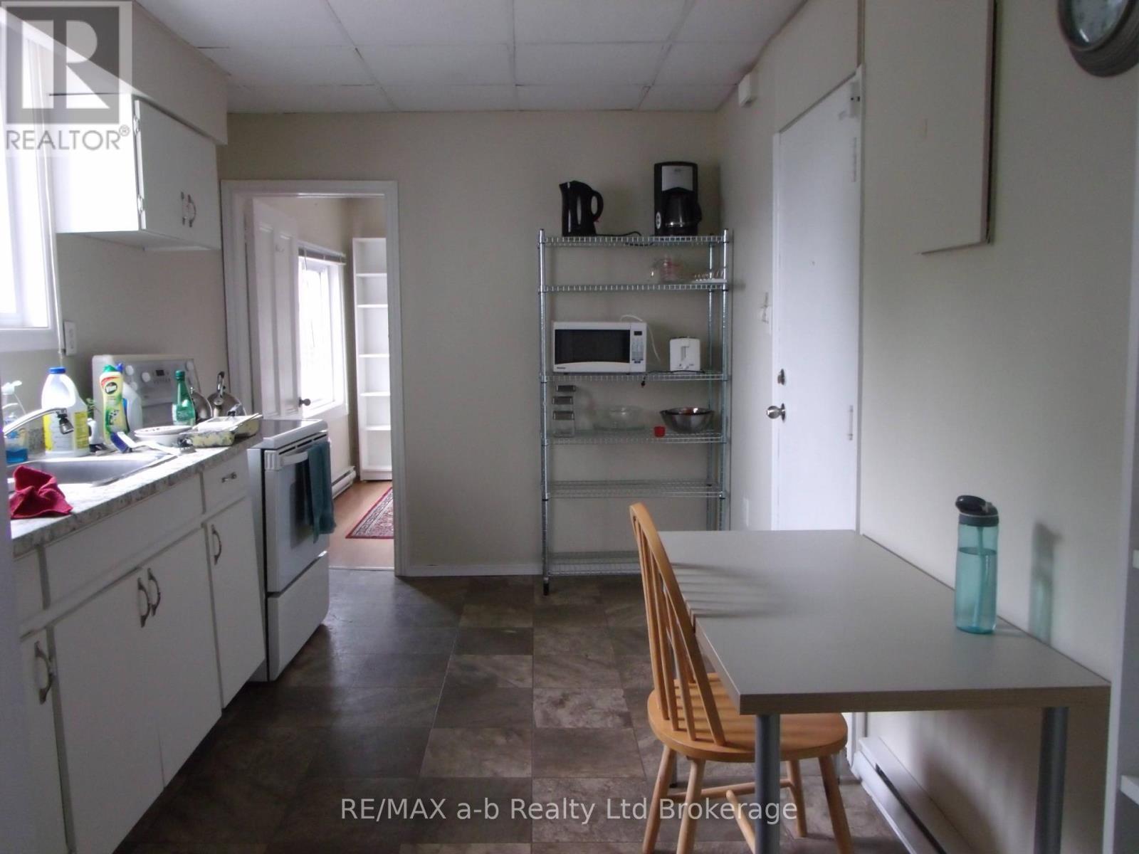 1 - 350 Dundas Street, Woodstock (Woodstock - South), Ontario  N4S 1B4 - Photo 2 - X13860132