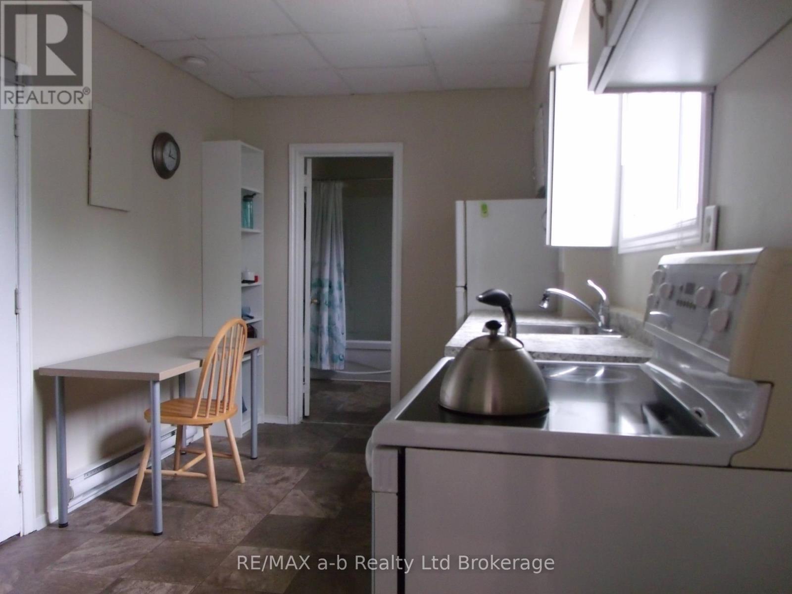 1 - 350 Dundas Street, Woodstock (Woodstock - South), Ontario  N4S 1B4 - Photo 4 - X13860132