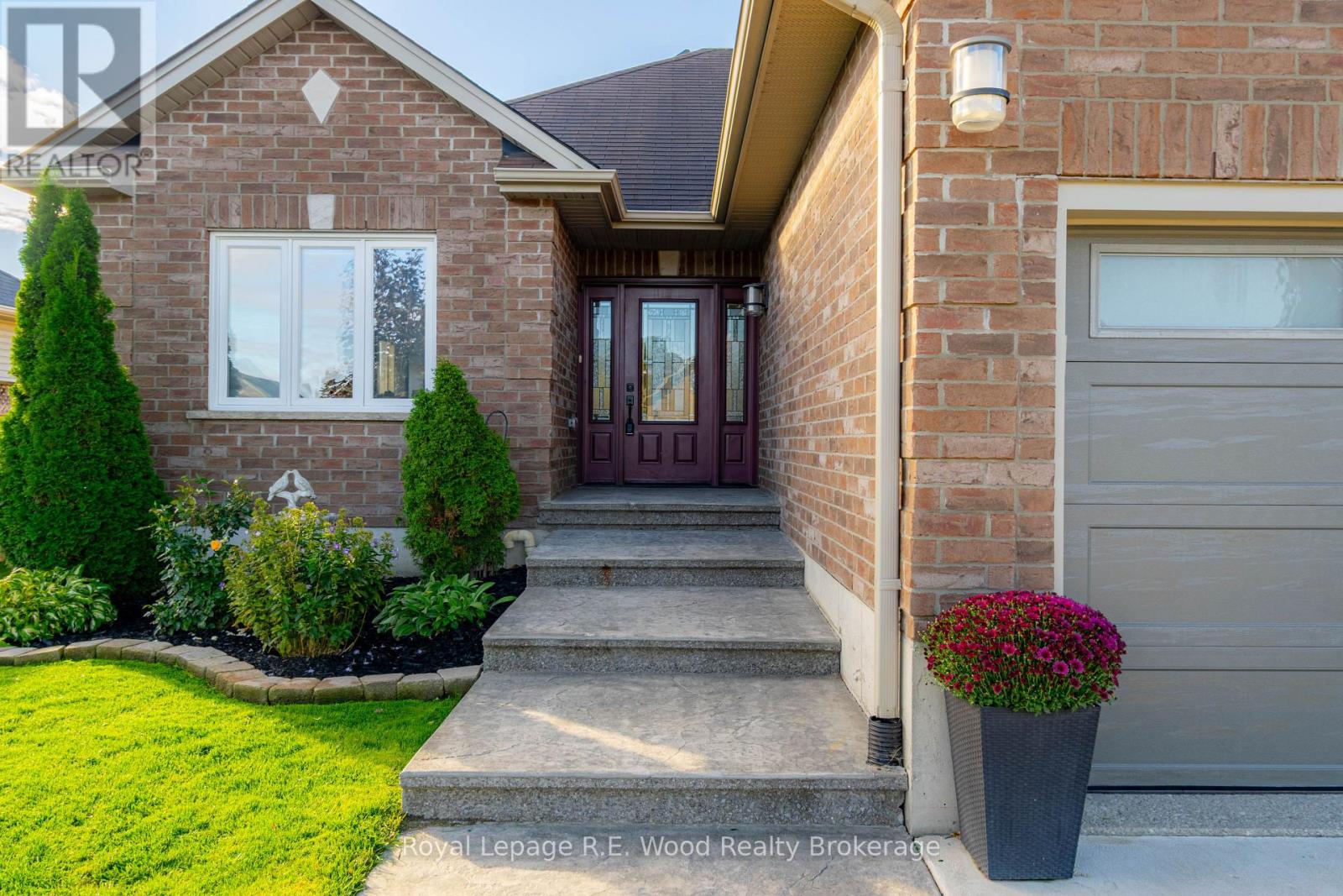 9 Pollard Street, Norwich (Norwich Town), Ontario  N0J 1P0 - Photo 2 - X13865470