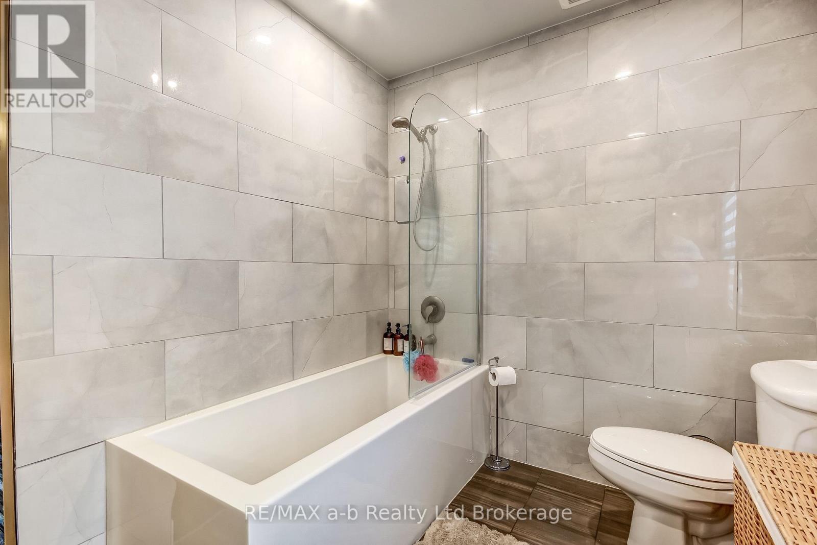 2237 Pinegrove Road, Norfolk (Pine Grove), Ontario  N4B 2E6 - Photo 15 - X13866086