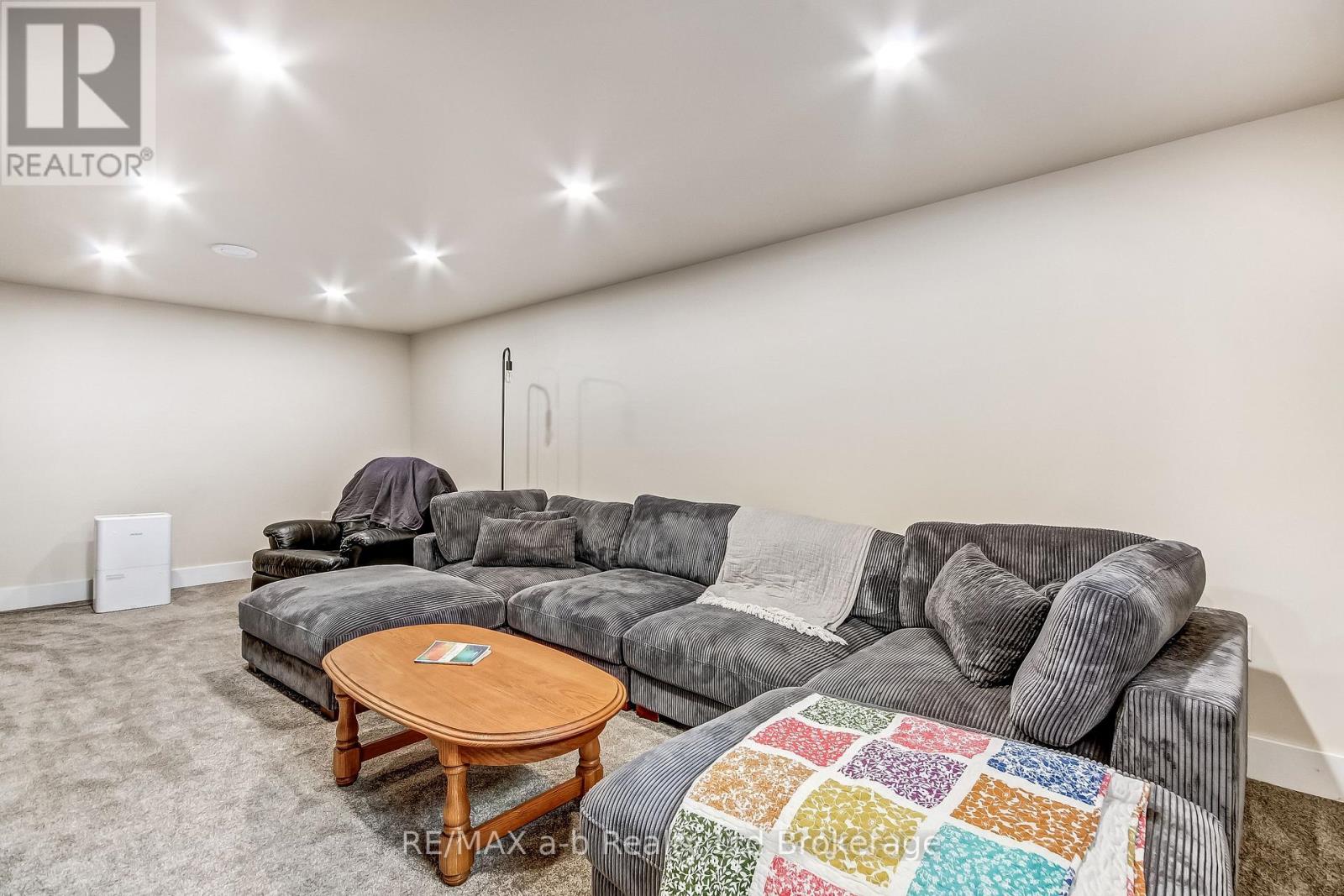 2237 Pinegrove Road, Norfolk (Pine Grove), Ontario  N4B 2E6 - Photo 17 - X13866086